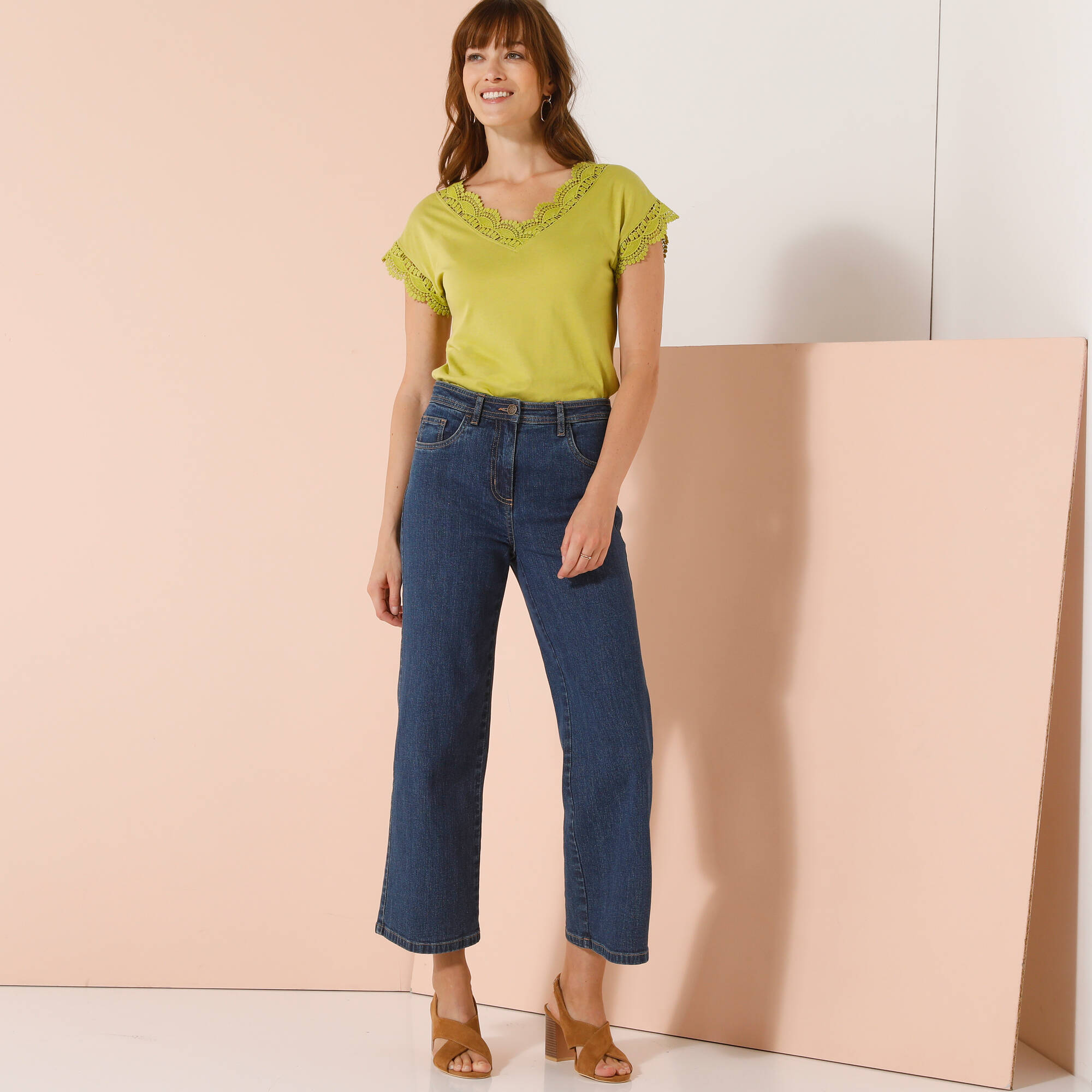 T-shirt uni col V macramé
