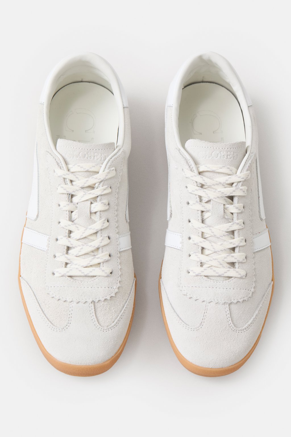 Sneaker aus Wildleder
