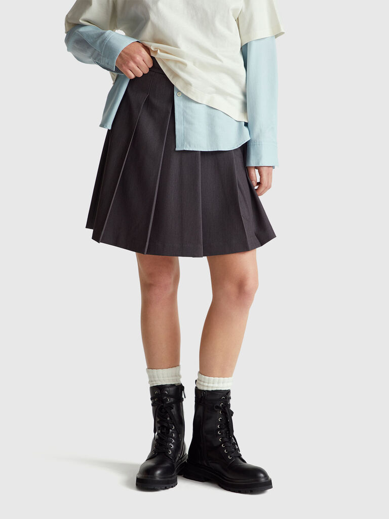 Mini skirt with pleats