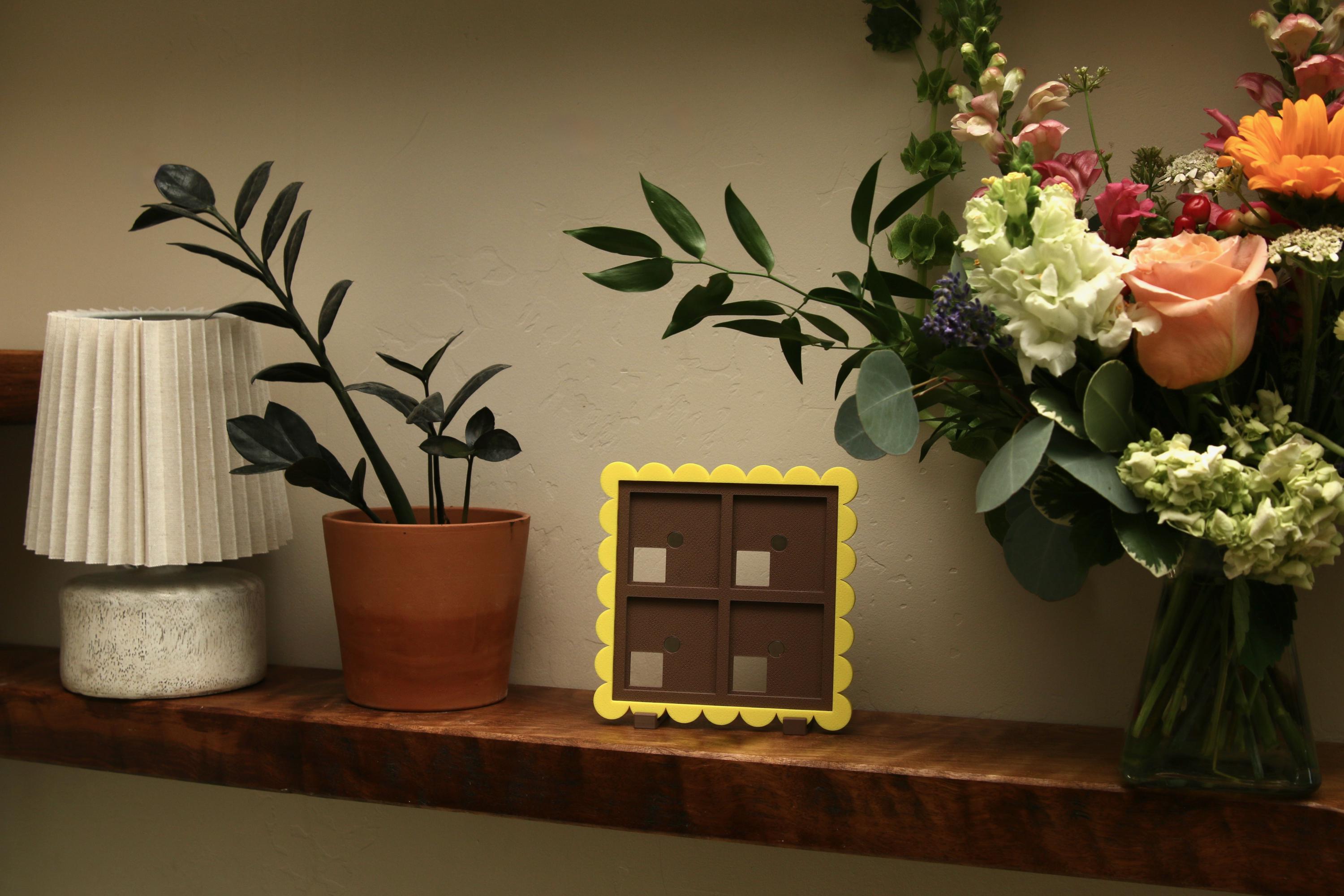 Scalloped Frame | 2x2 Photo Magnet Display Holder Board magnetic picture frame