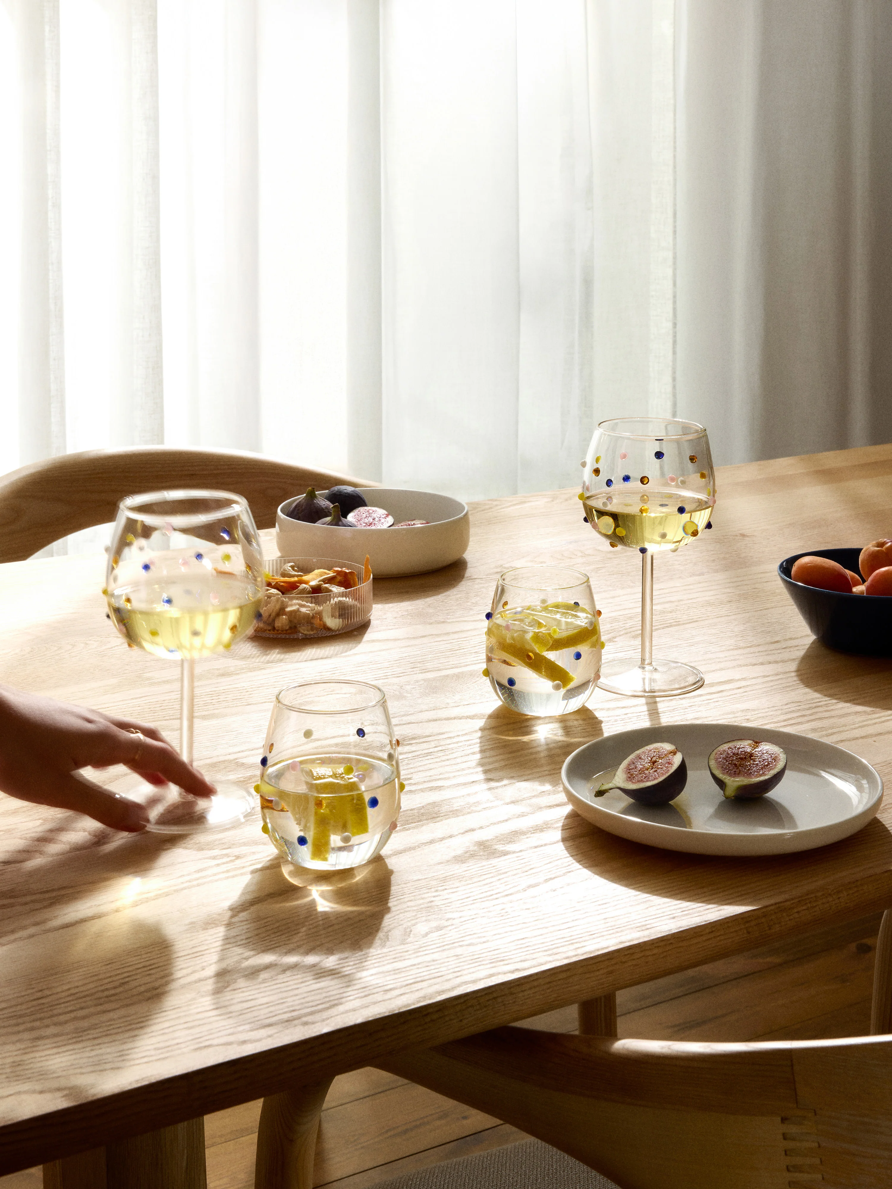 Mundgeblasene Weingläser Perli aus Borosilikatglas, 4er-Set