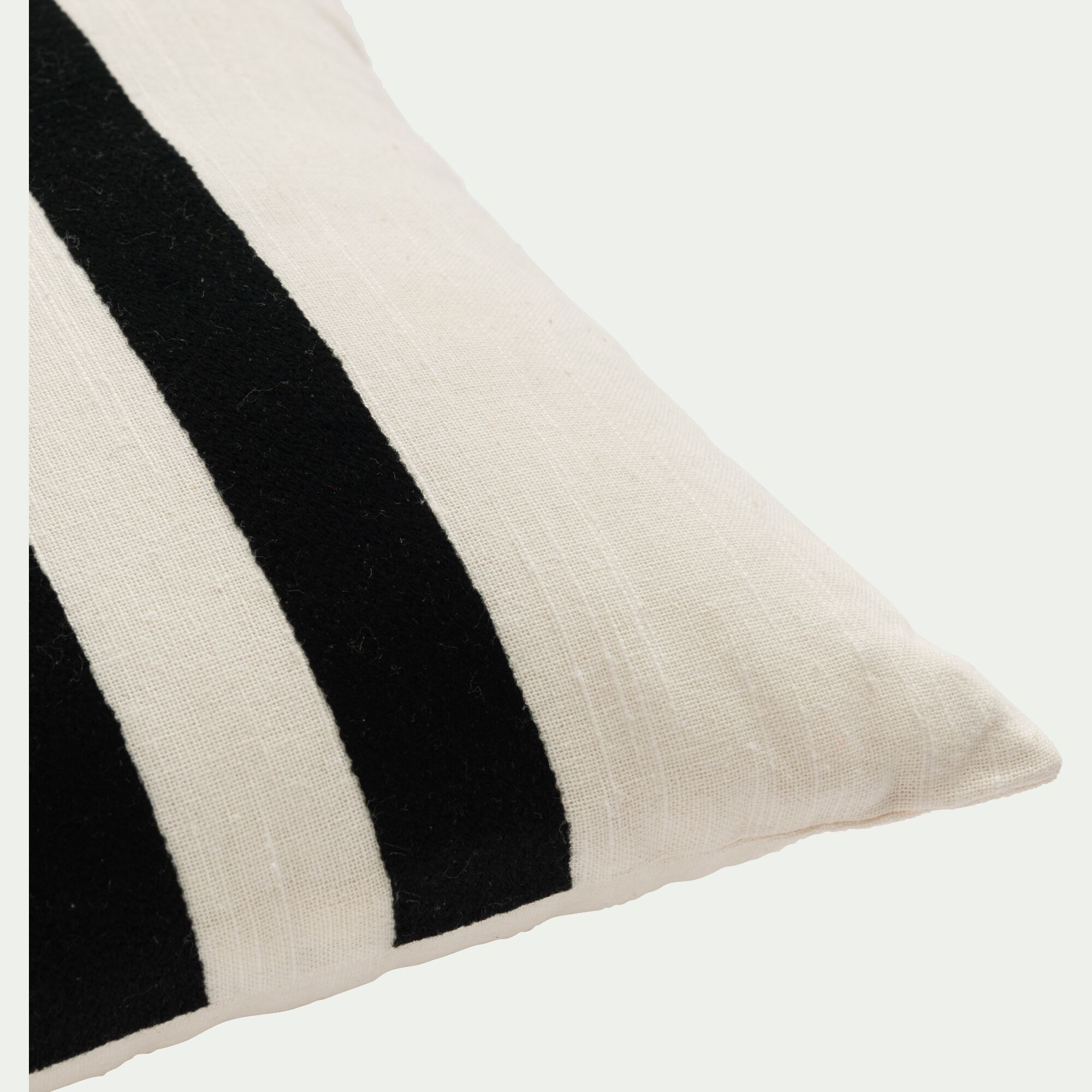 TILVA - Coussin en coton tufté 30x50cm - blanc