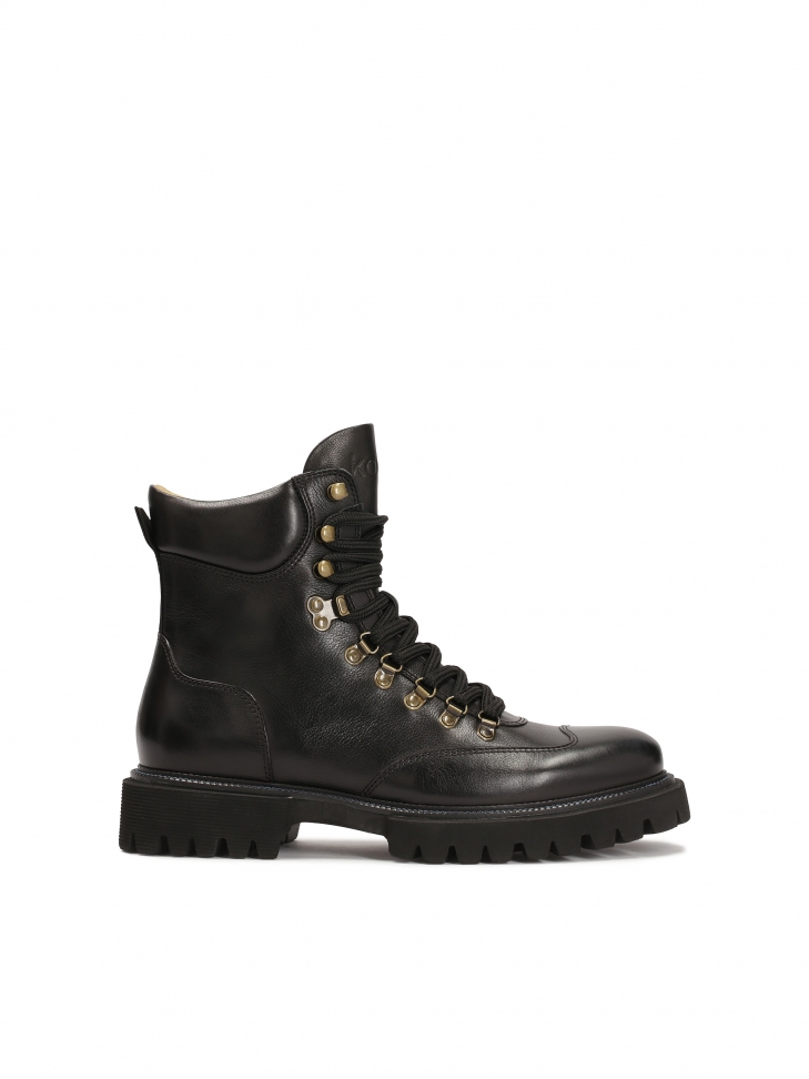 All-purpose black men's boots on trep sole