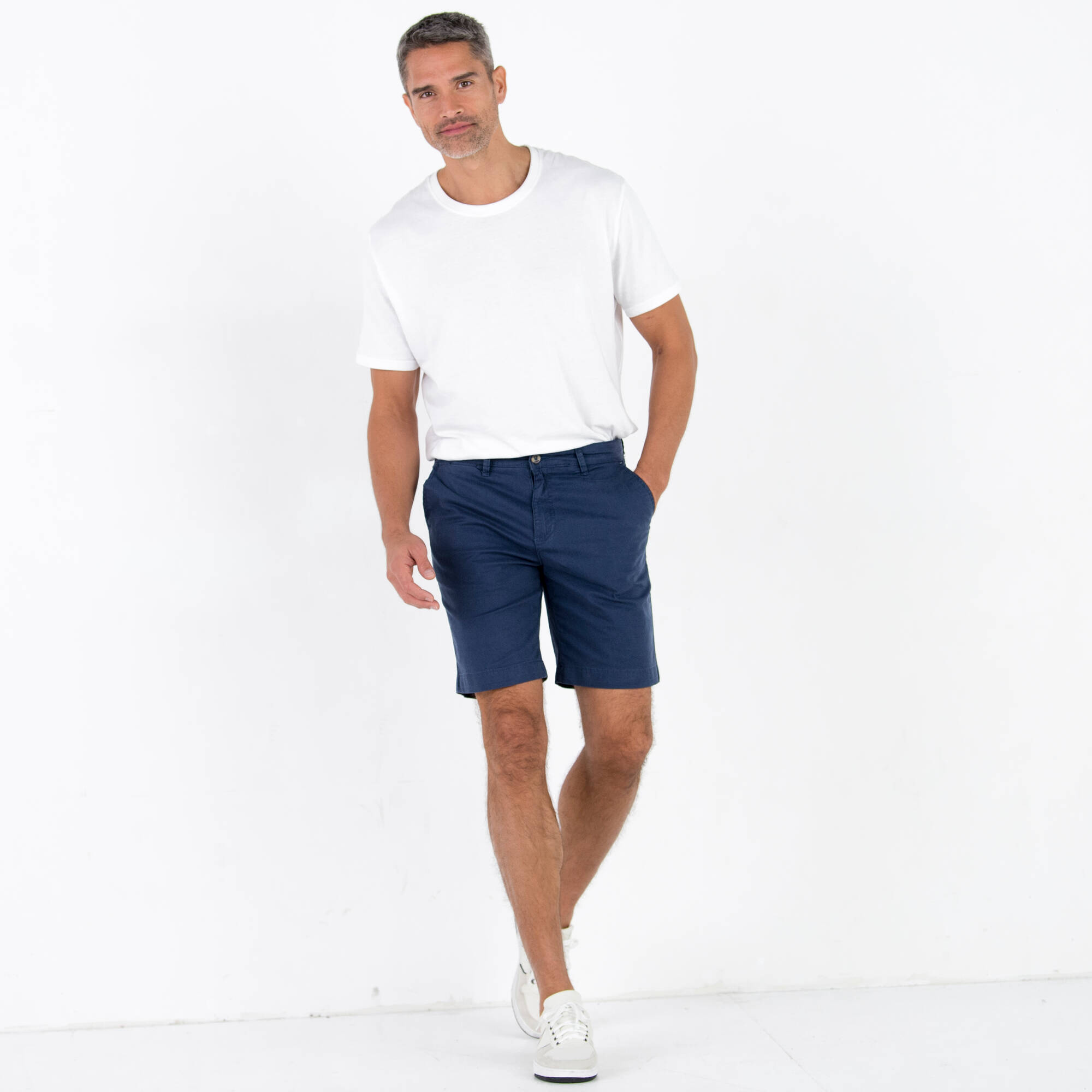 Bermuda chino arrondi sous le ventre