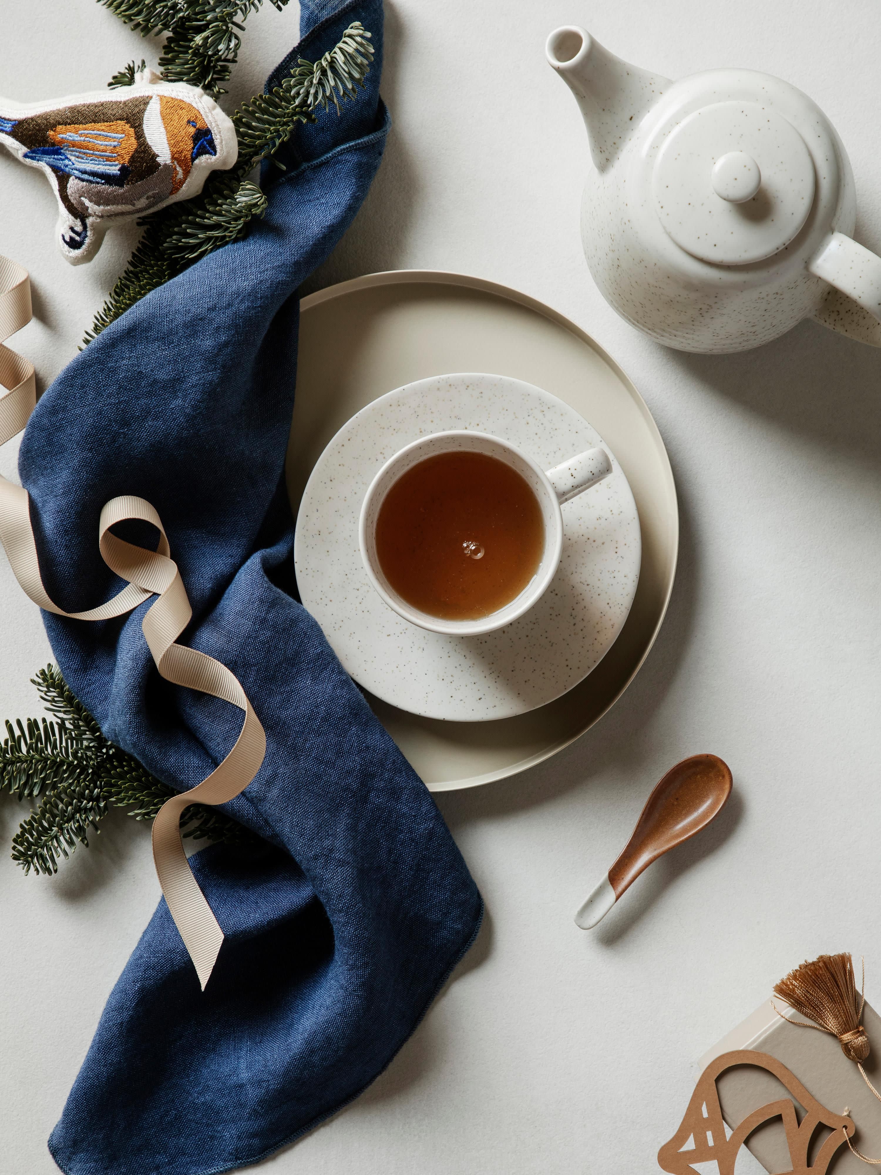 Handgefertigte Kaffeetasse Nordic Vanilla mit Untertasse