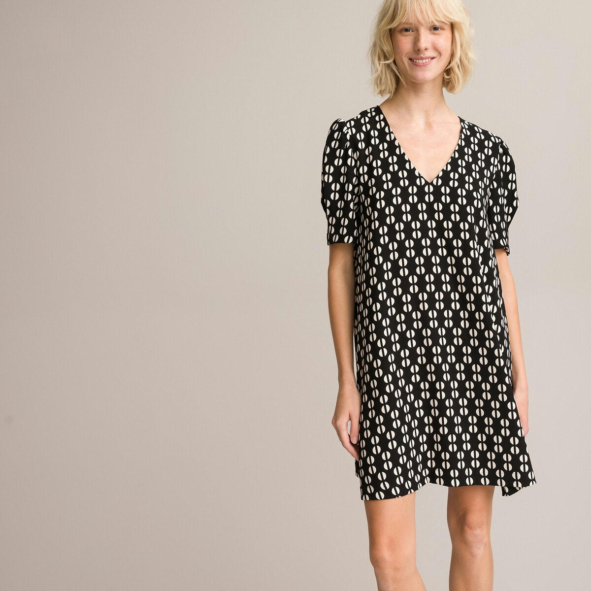Robe housse col V, imprimé graphique