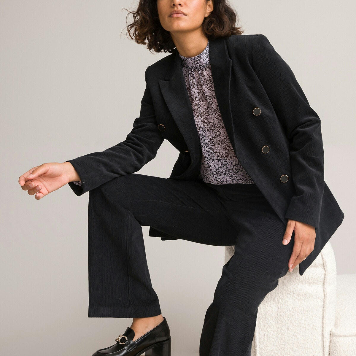 Blouse col montant matelassé, manches longues