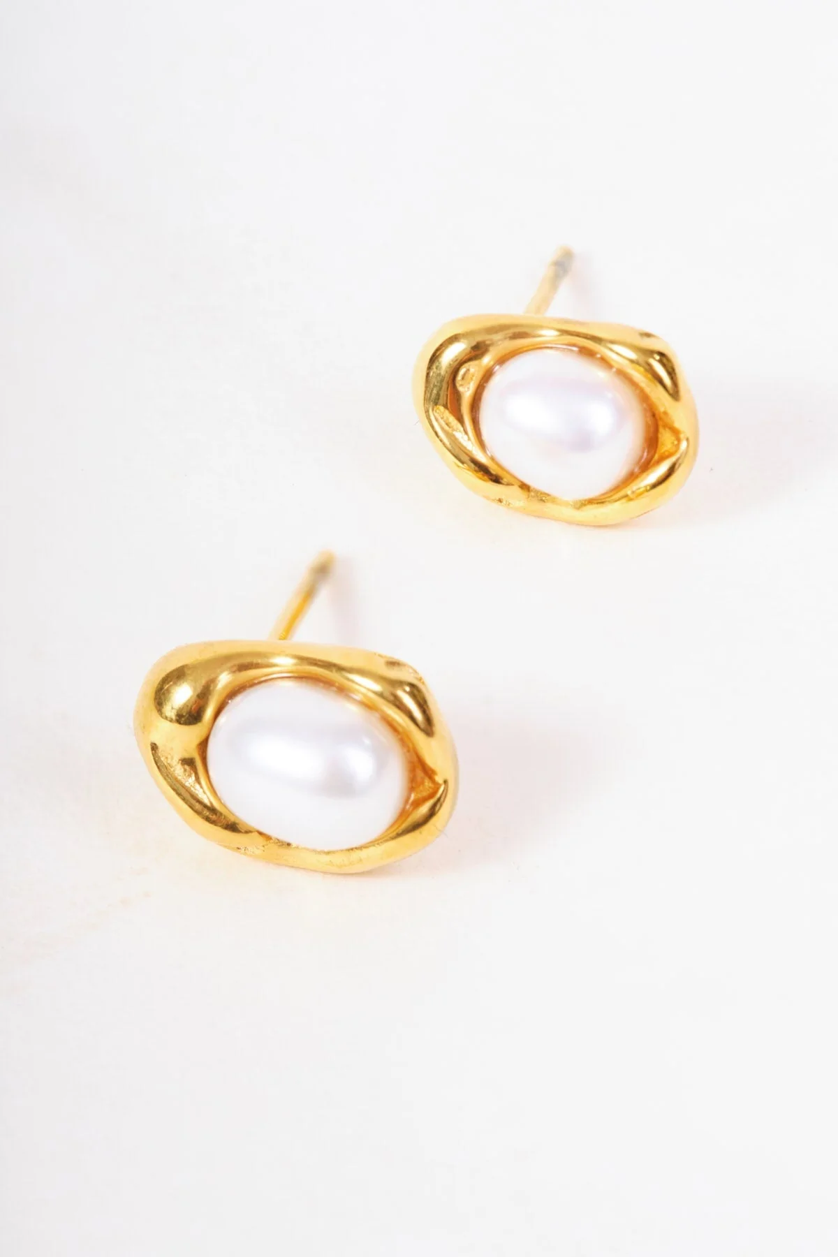 Faux Pearl Insert Gold Earrings