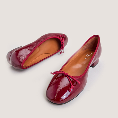 Ballerines à talonsen vernis plissé bordeaux | DADOU