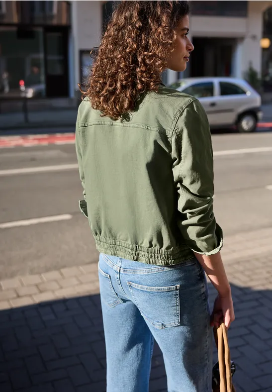 Jeansjacke mit Knöpfen im Cropped Fit