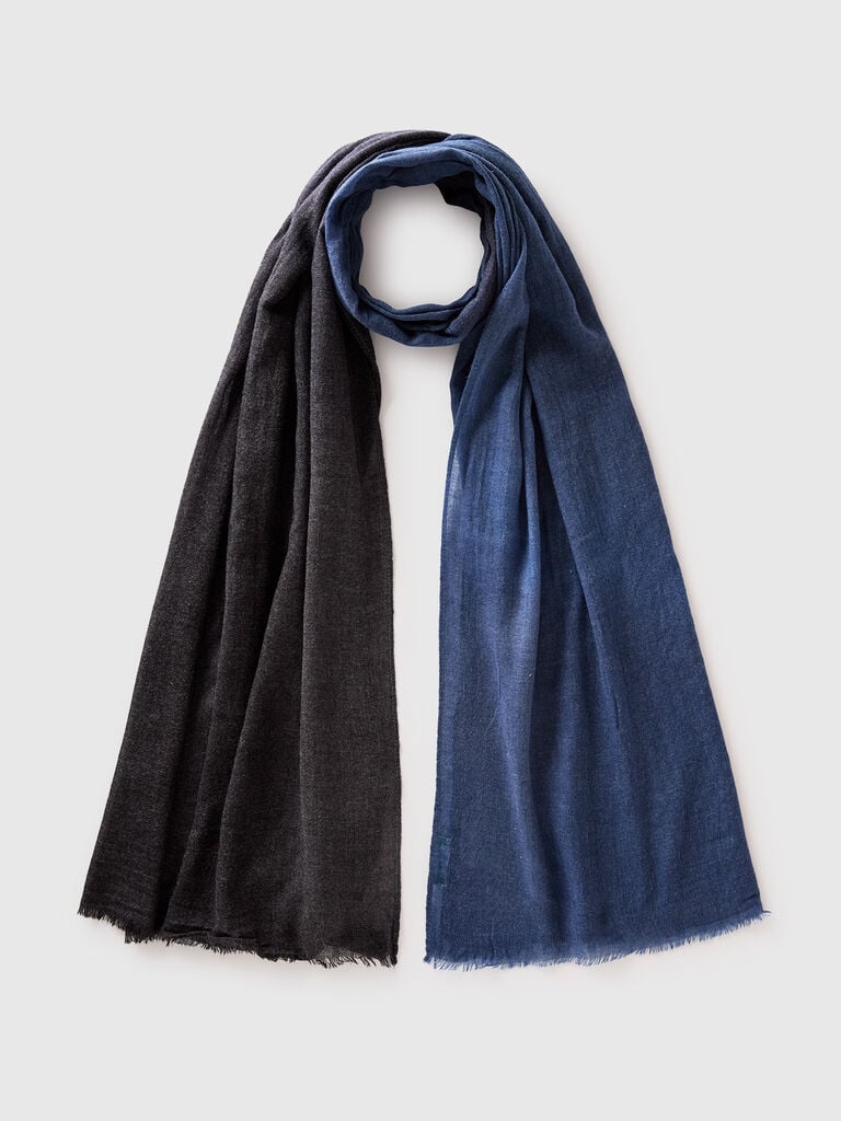Two-tone scarf