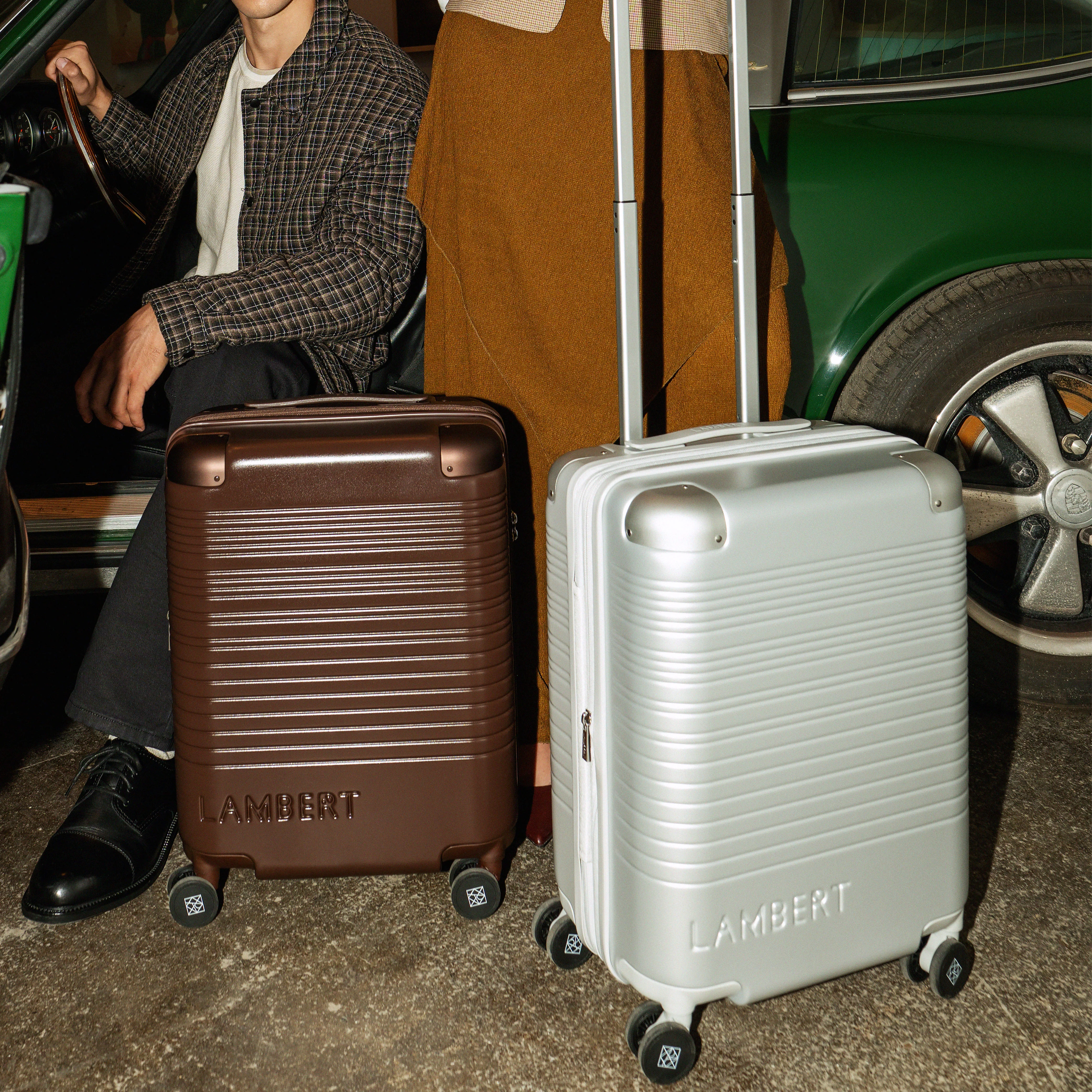 The Berlin – Chocolate Extendable Carry-On Suitcase
