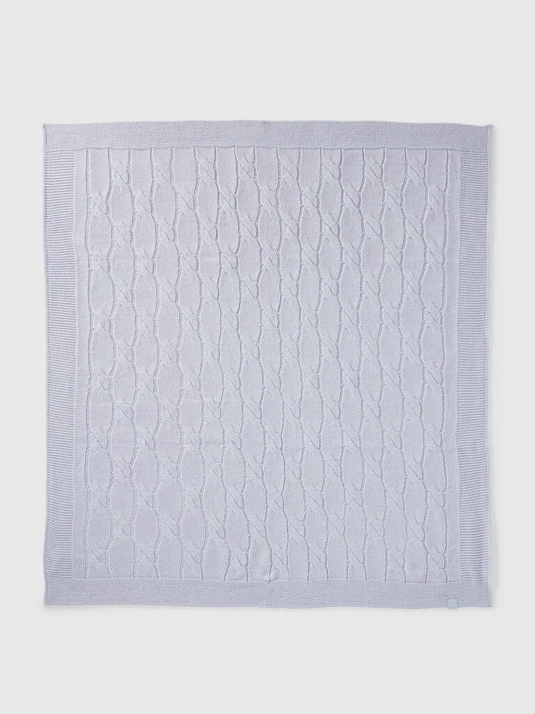 Cover with cable knit