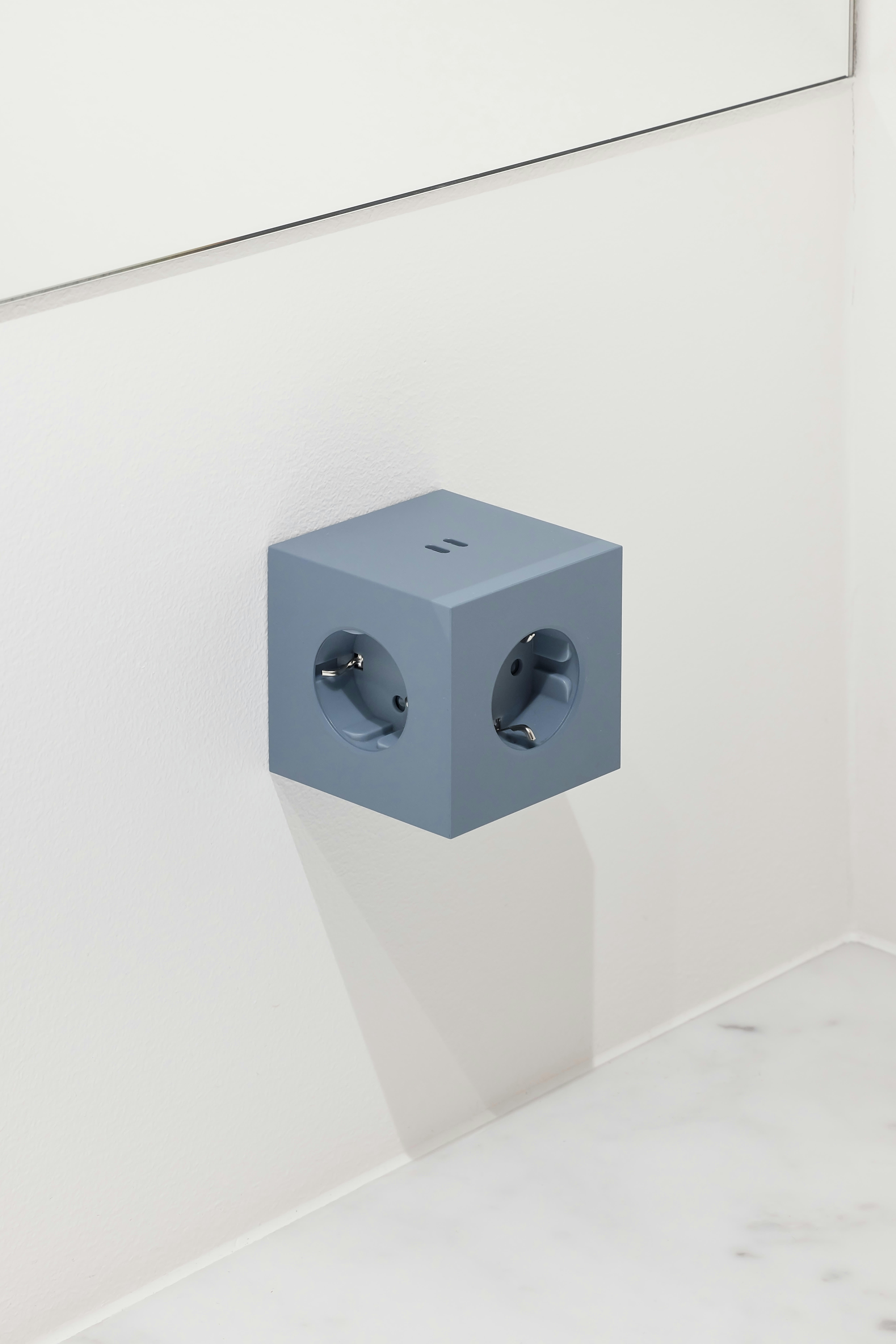 - Multiprise Square 2 murale avec 2 ports USB C  30W Shark Blue