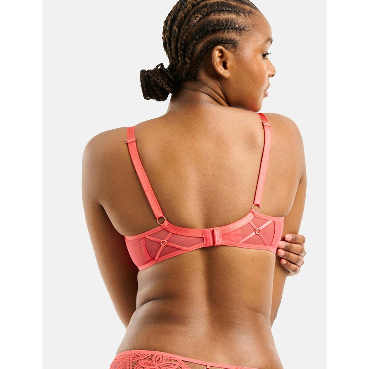 Soutien-gorge corbeille en dentelle Attirance