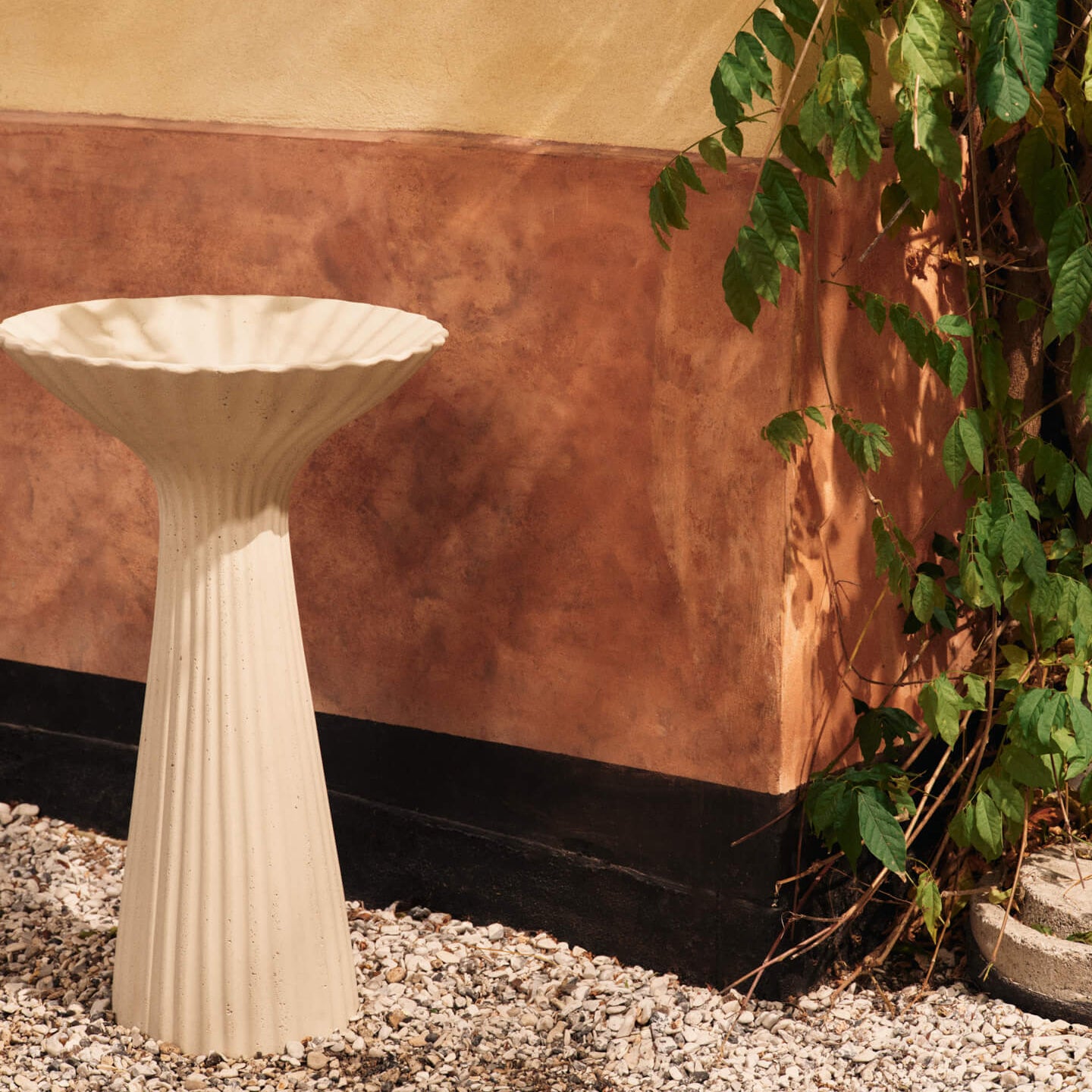 Ferm Living Fountain Pedestal Sokkel - Ivory