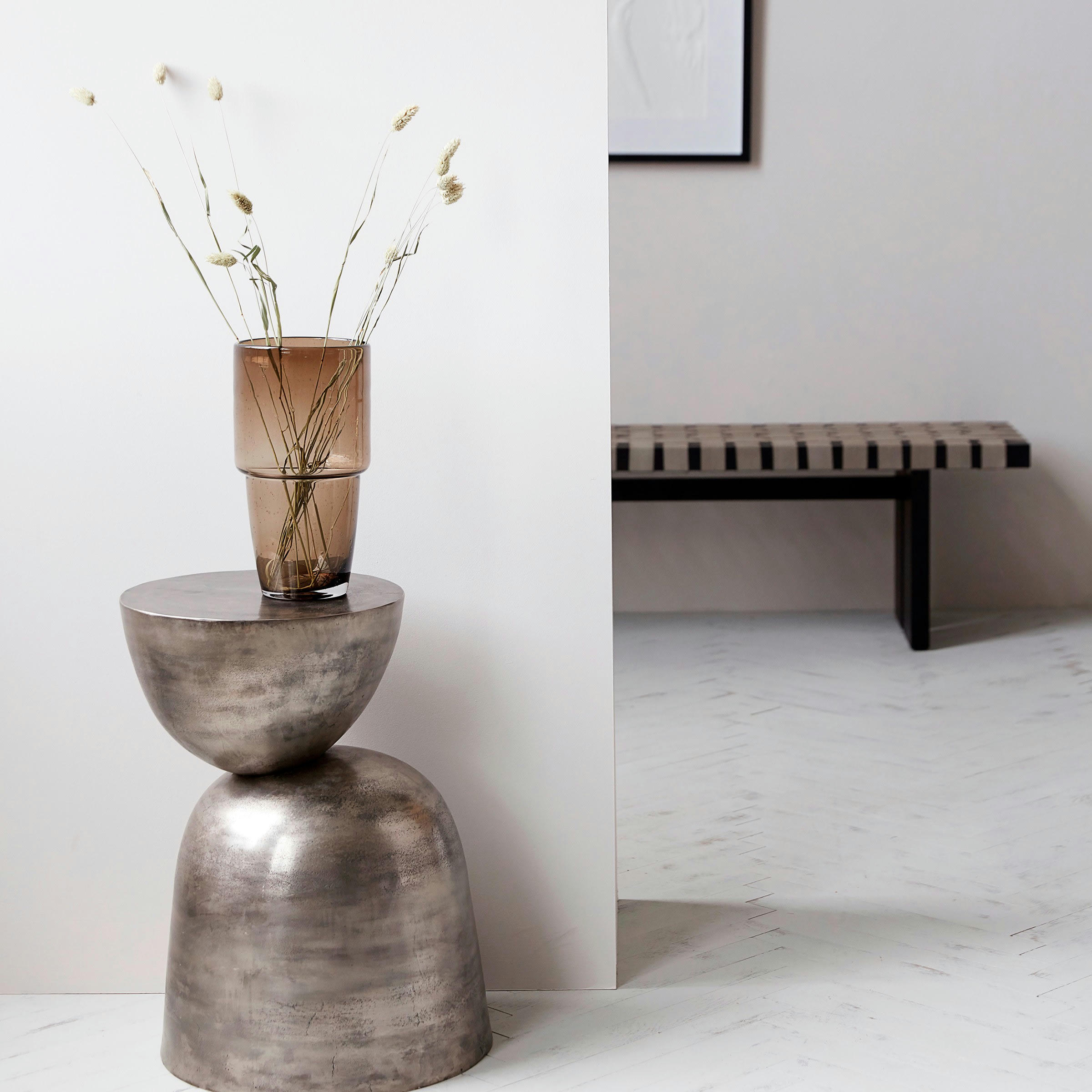HEENA - Table d'appoint en métal argent