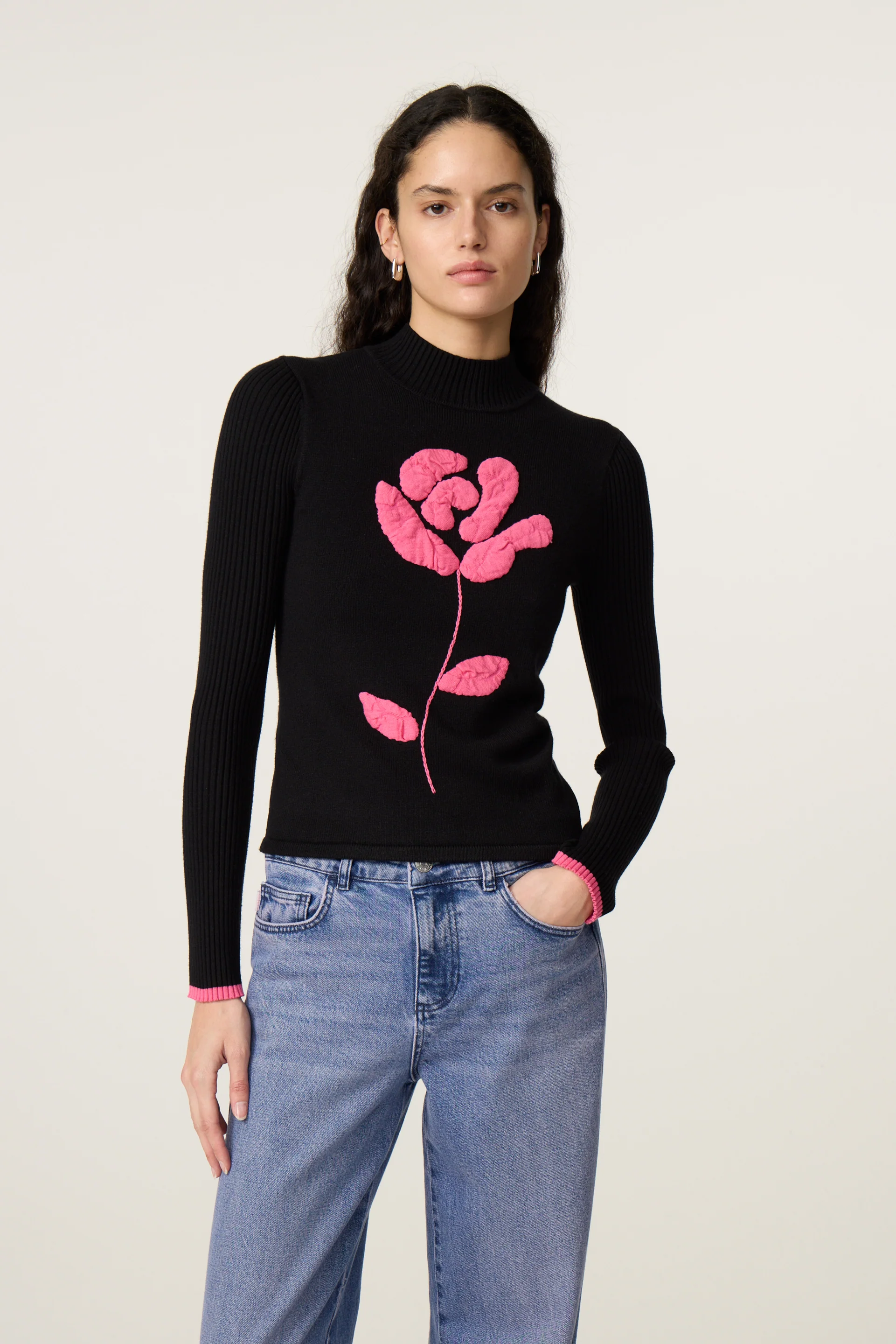 Courtney Rose Pullover | Black