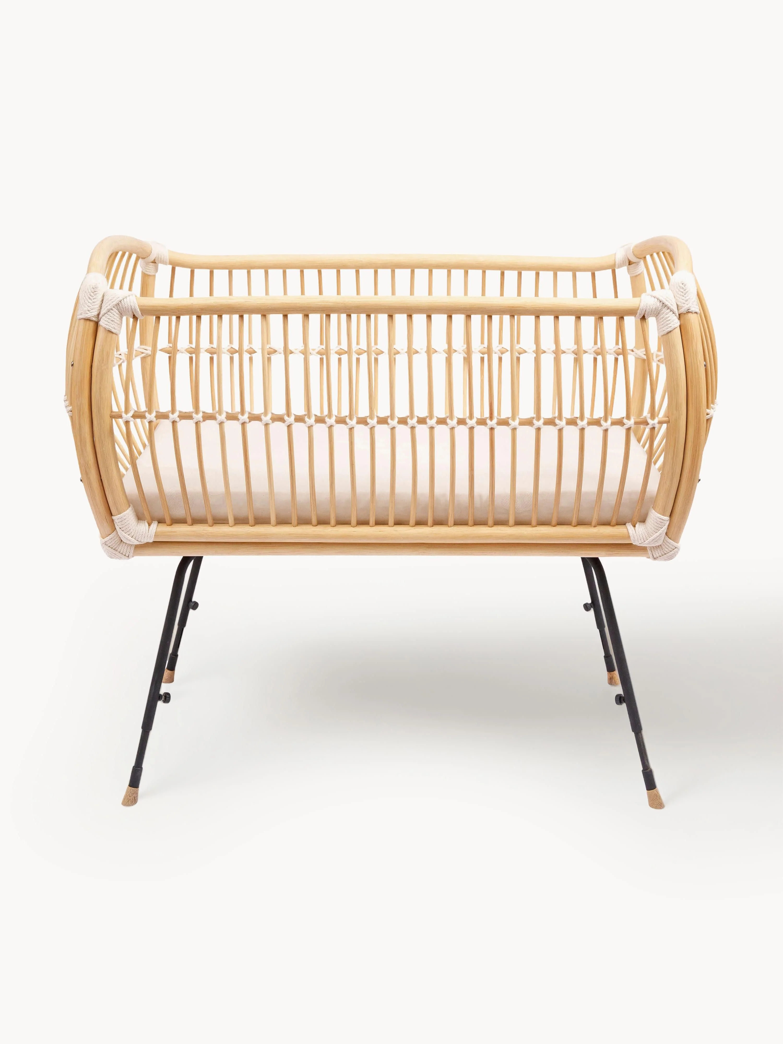 Handgefertigtes Beistell-Babybett Martha aus Rattan, höhenverstellbar