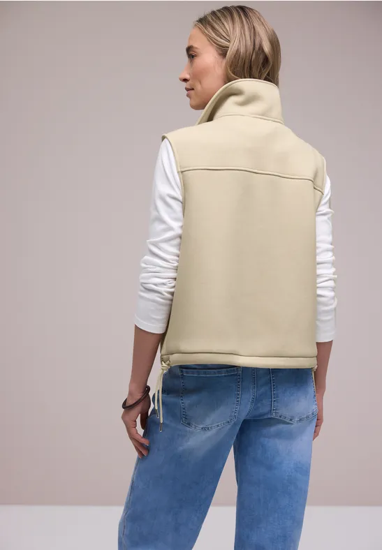 Weste mit Tunnelzug und Stehkragen