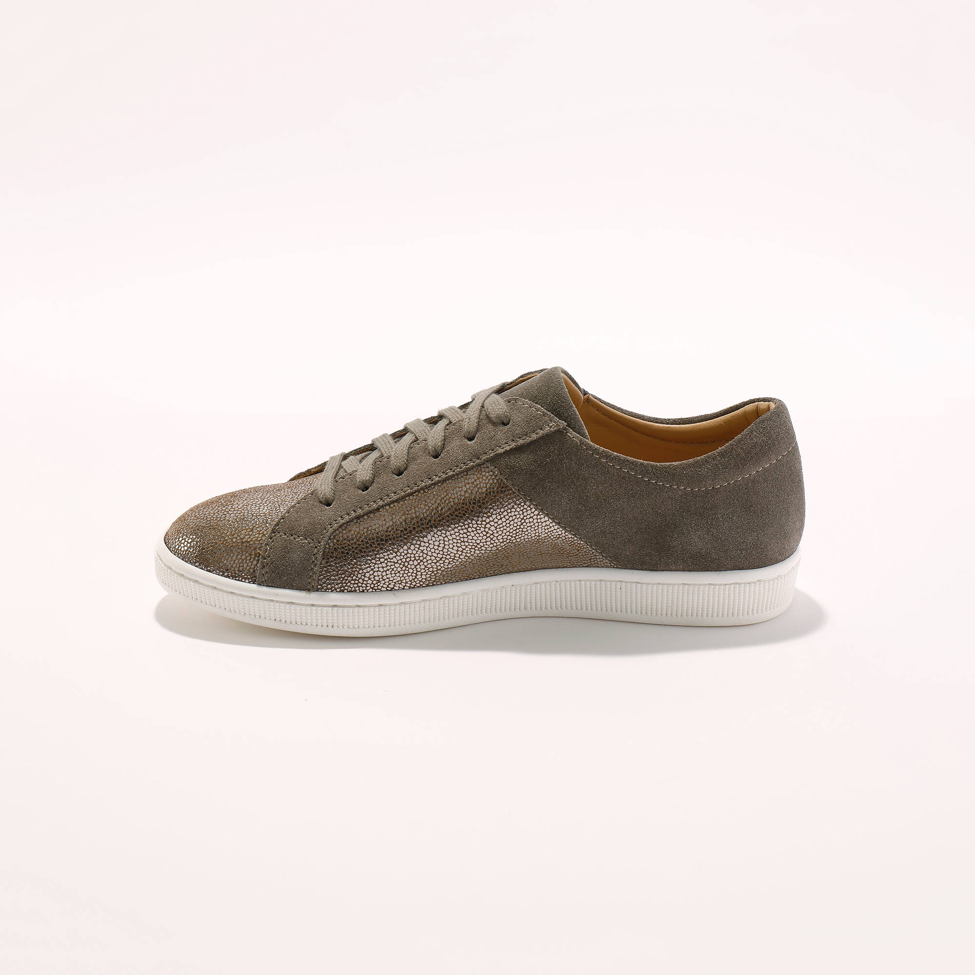 Basket zippée en cuir souple effet irisé - forme basse