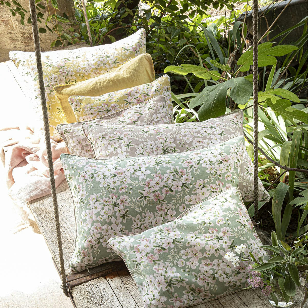 BLOOM - Housse de coussin en lin vert 40x60