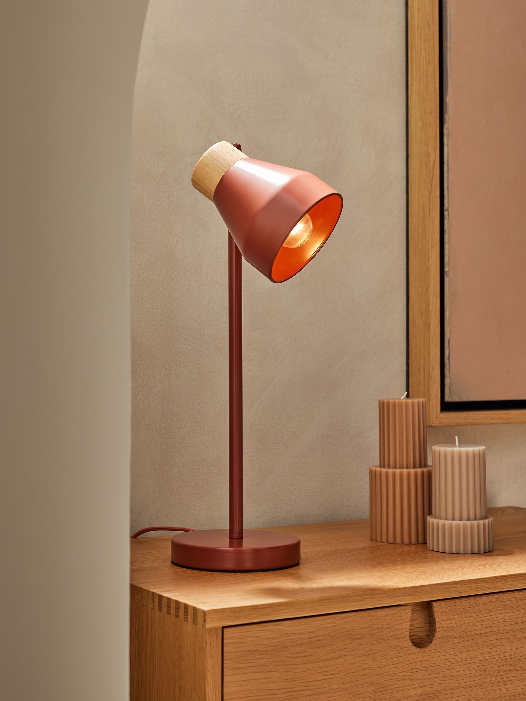 Albert Table Lamp in Red