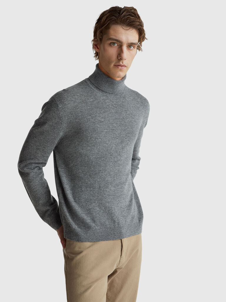 Gray turtleneck in pure Merino wool