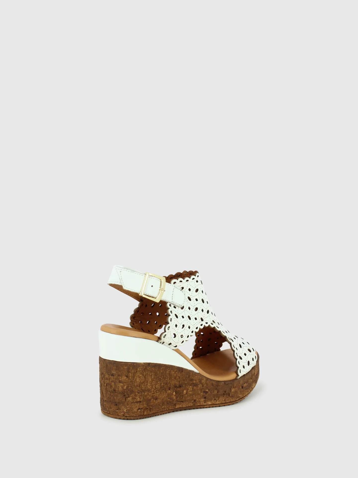 Sandálias com Fivela em Branco