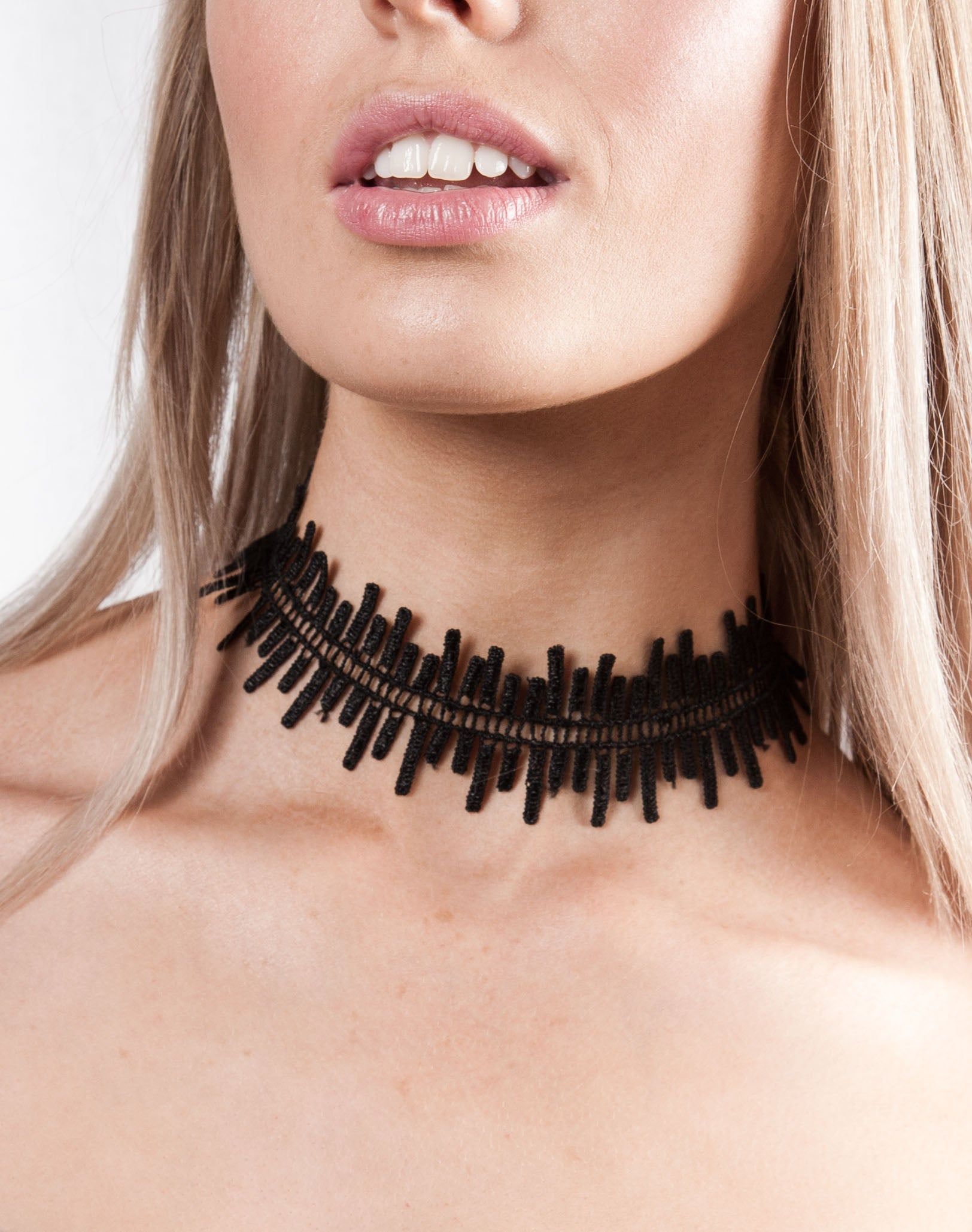 SVNX Corded Zig Zag Ladder Effect Choker