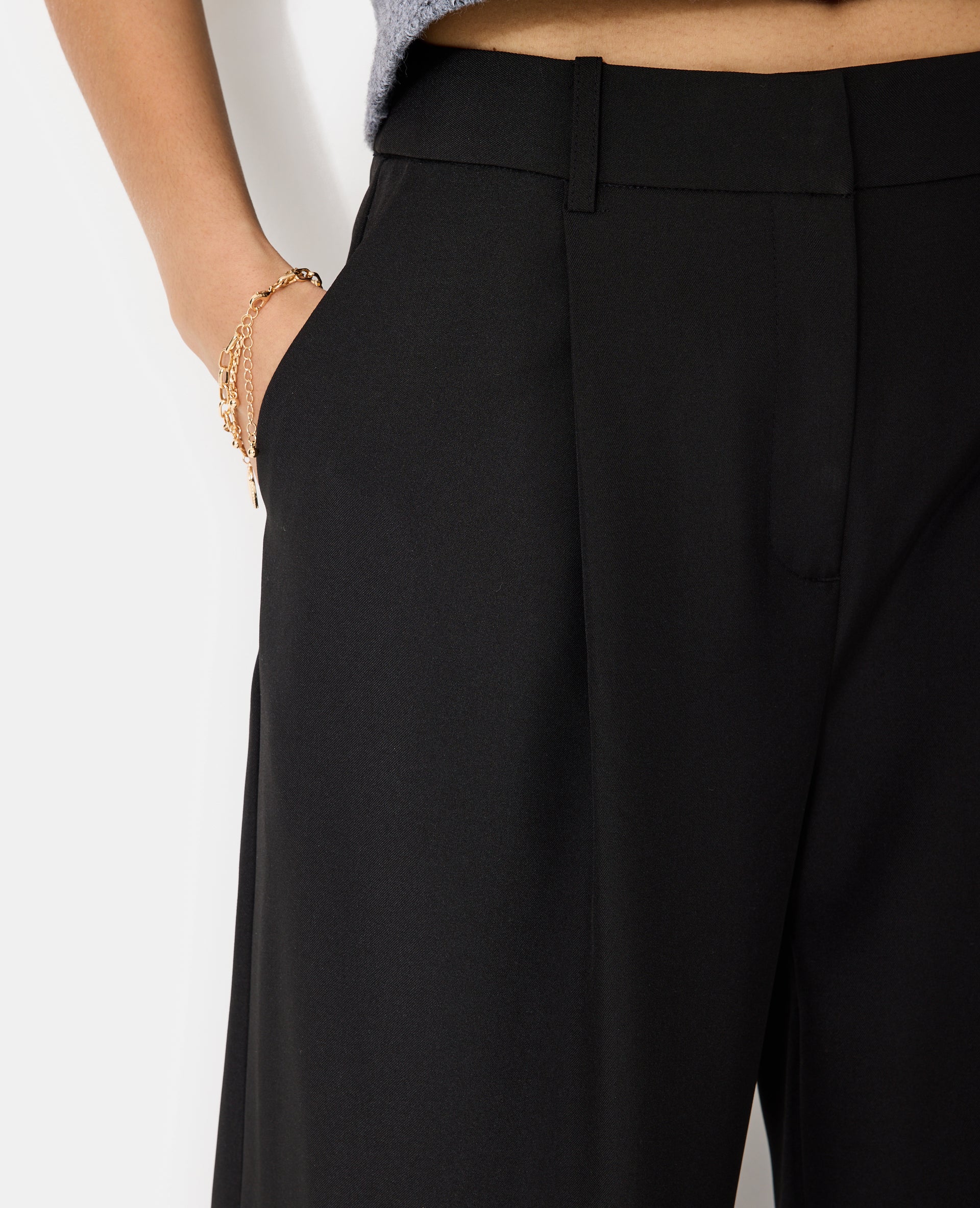 Pantalon large et droit avec pinces