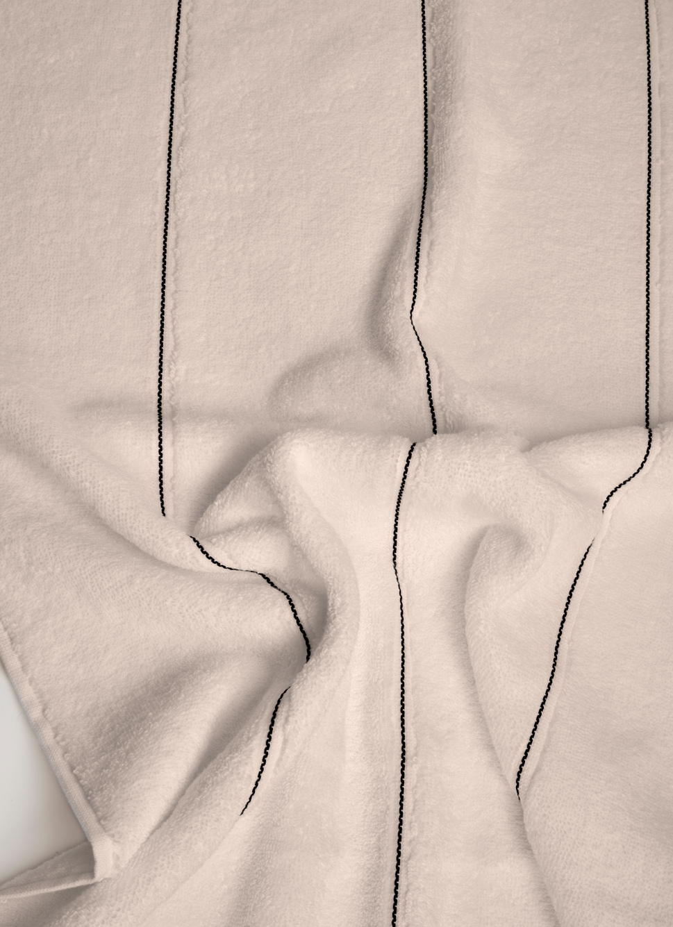 DRAP DE DOUCHE UNI EN COTON AVEC MICRO RAYURE BEIGE/NOIR