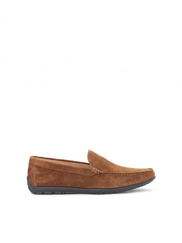 Men's elegant brown suede moccasins