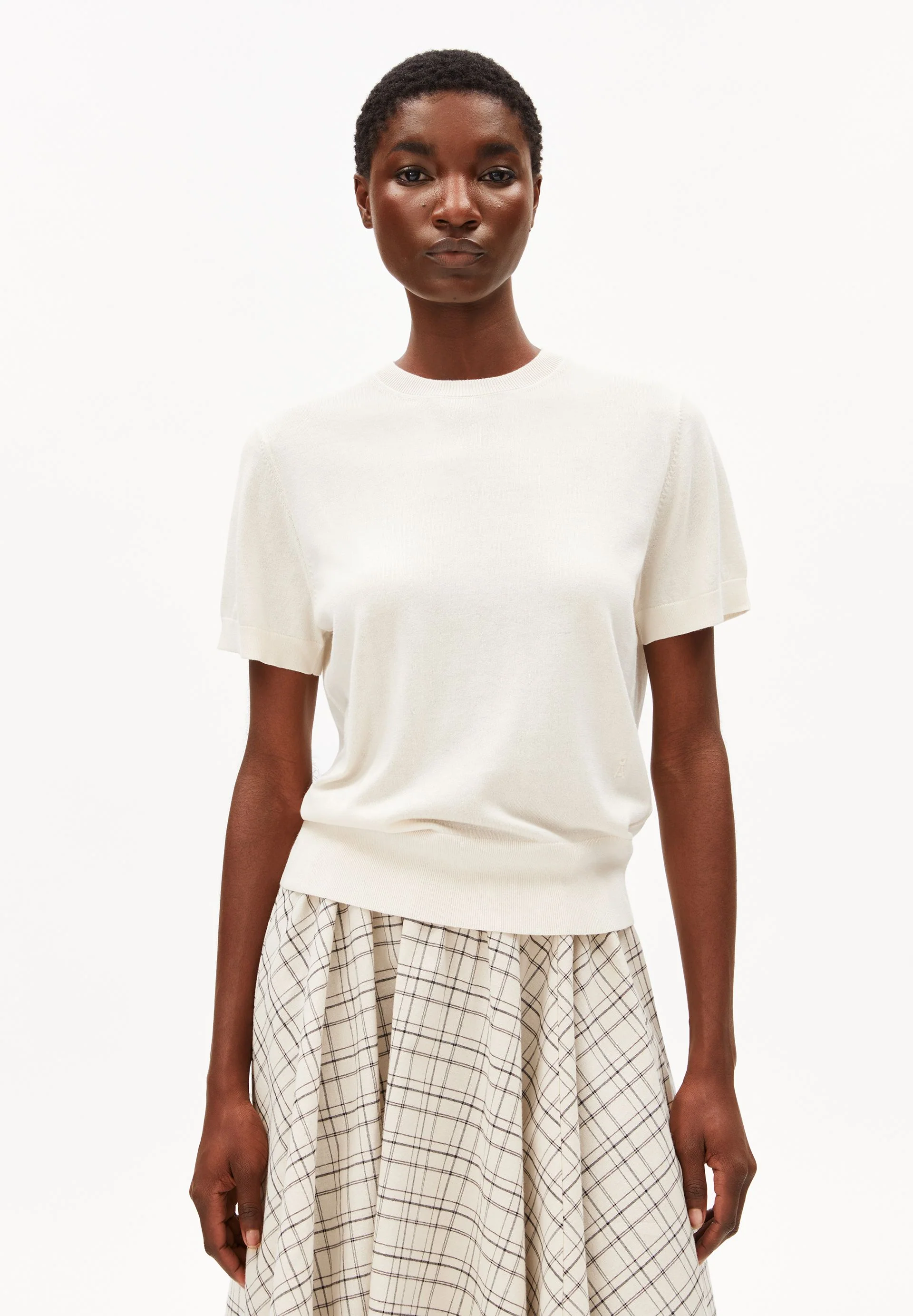 KURZÄRMLIGER FEINSTRICKPULLOVER