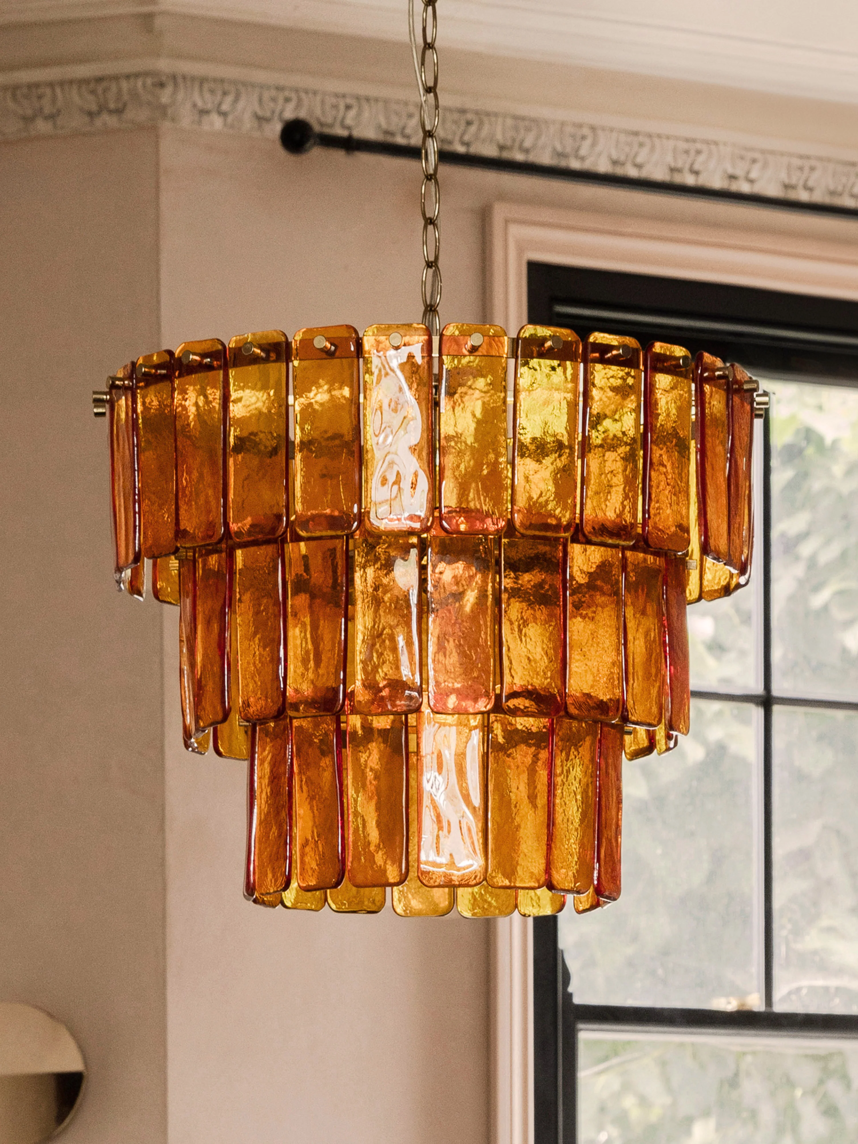 Handgefertigter Kronleuchter Amber