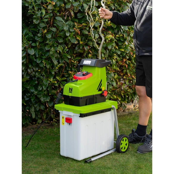 Elektro-Häcksler, für eine Aststärke bis 44 mm, geräuscharm, 2800 W