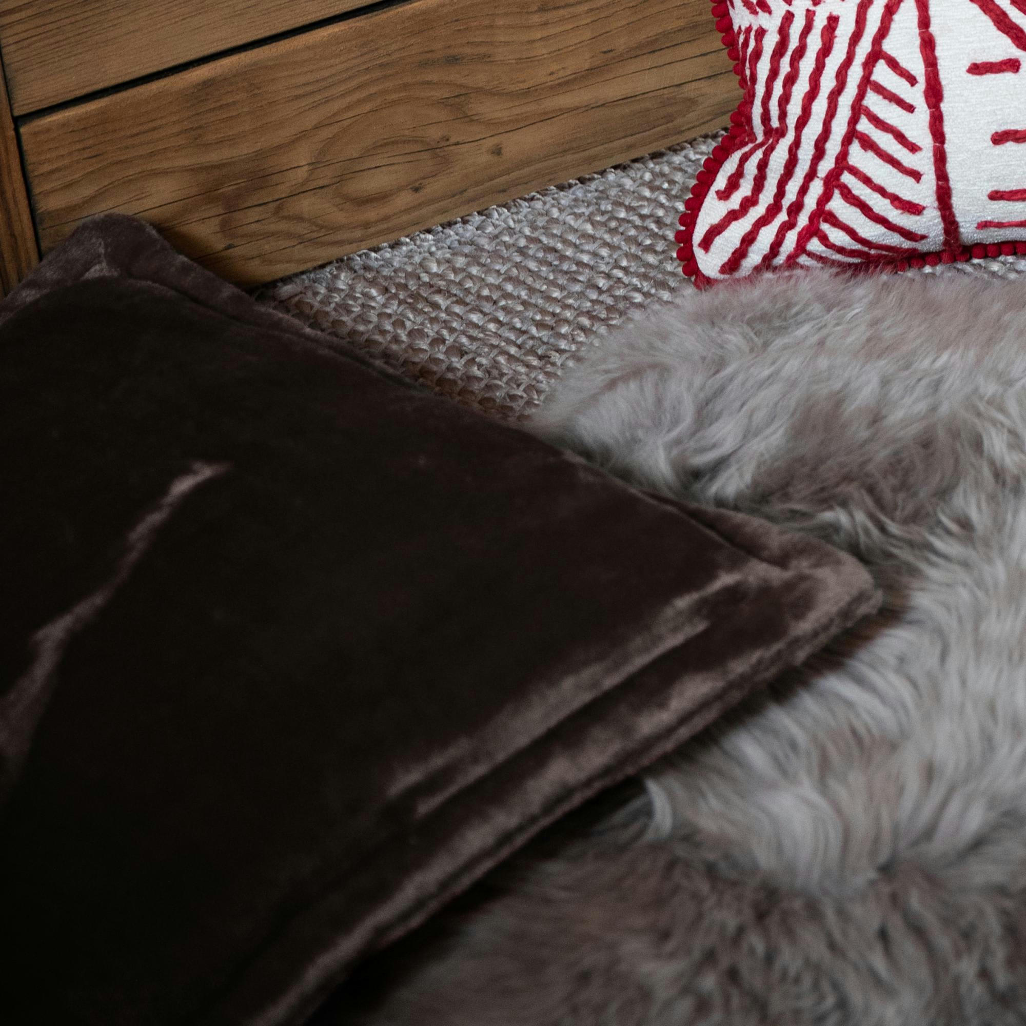 TENDER - Coussin  en polyester asphalte 50 x 50