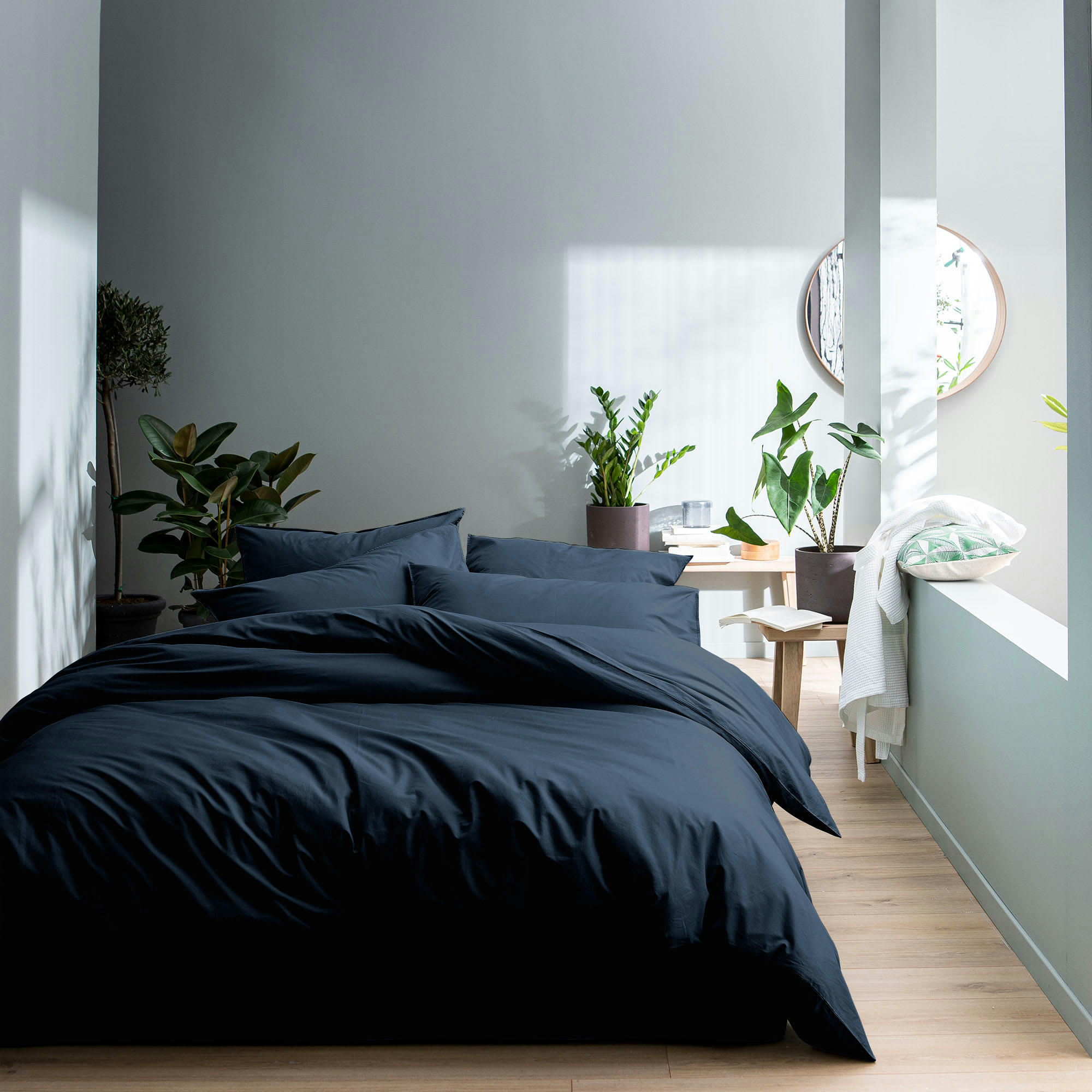 COTON LAVÉ VOLANT - Parure de lit unie en coton lavé Bleu Nuit 240x220+2x65x65cm