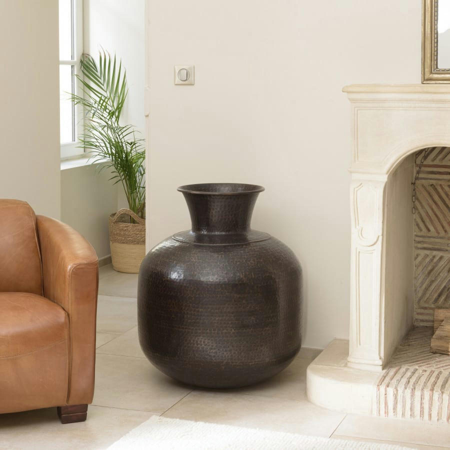 HONORE - Vase alu couleur cuivre noir antique effet martelé H70cm