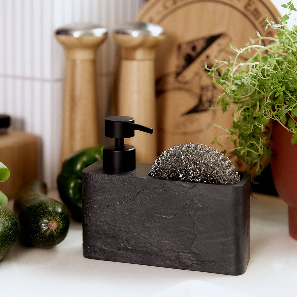 Dozownik TEANA czarny 17x15 cm