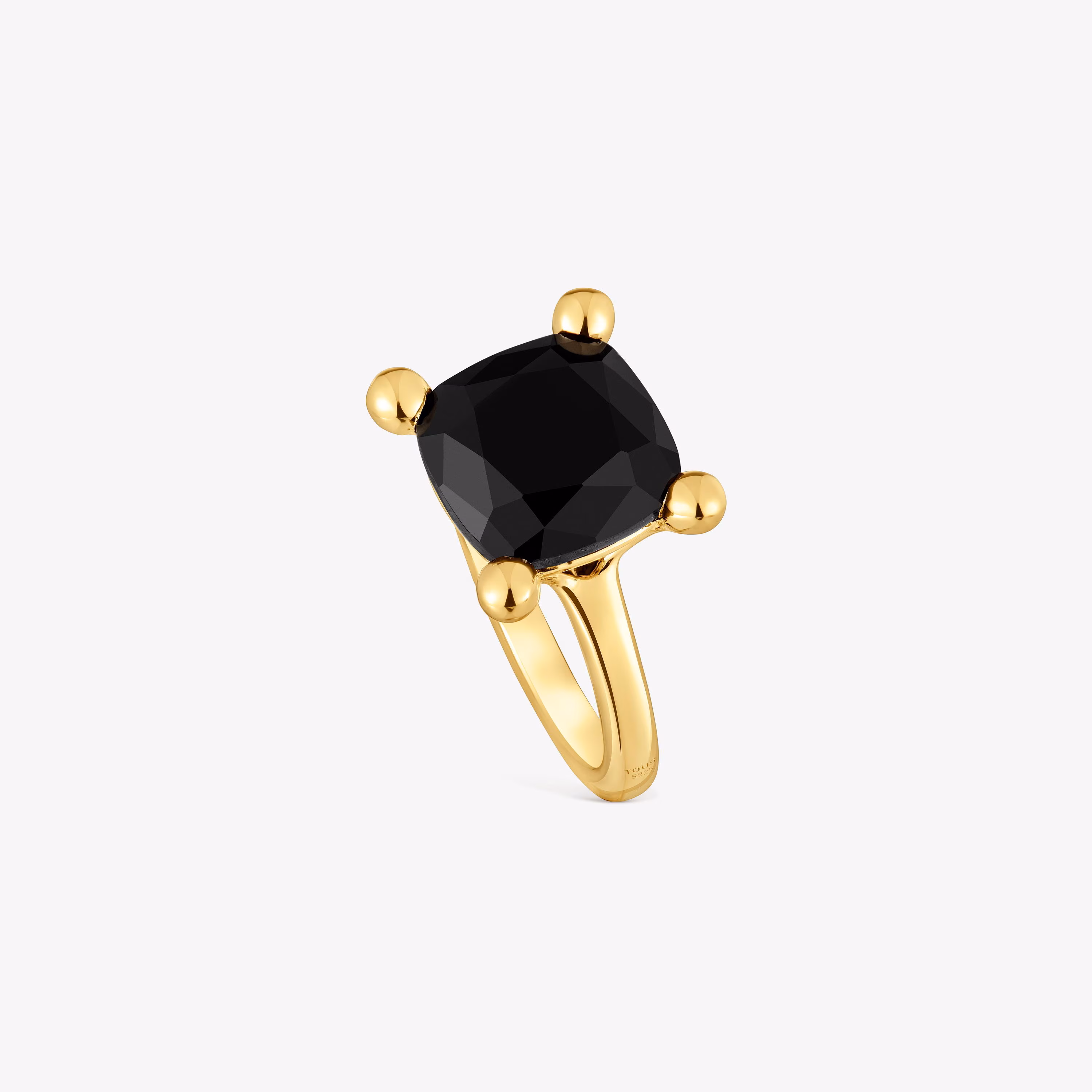 Anillo mediano con baño de oro 18 kt sobre plata y ónix Color Black