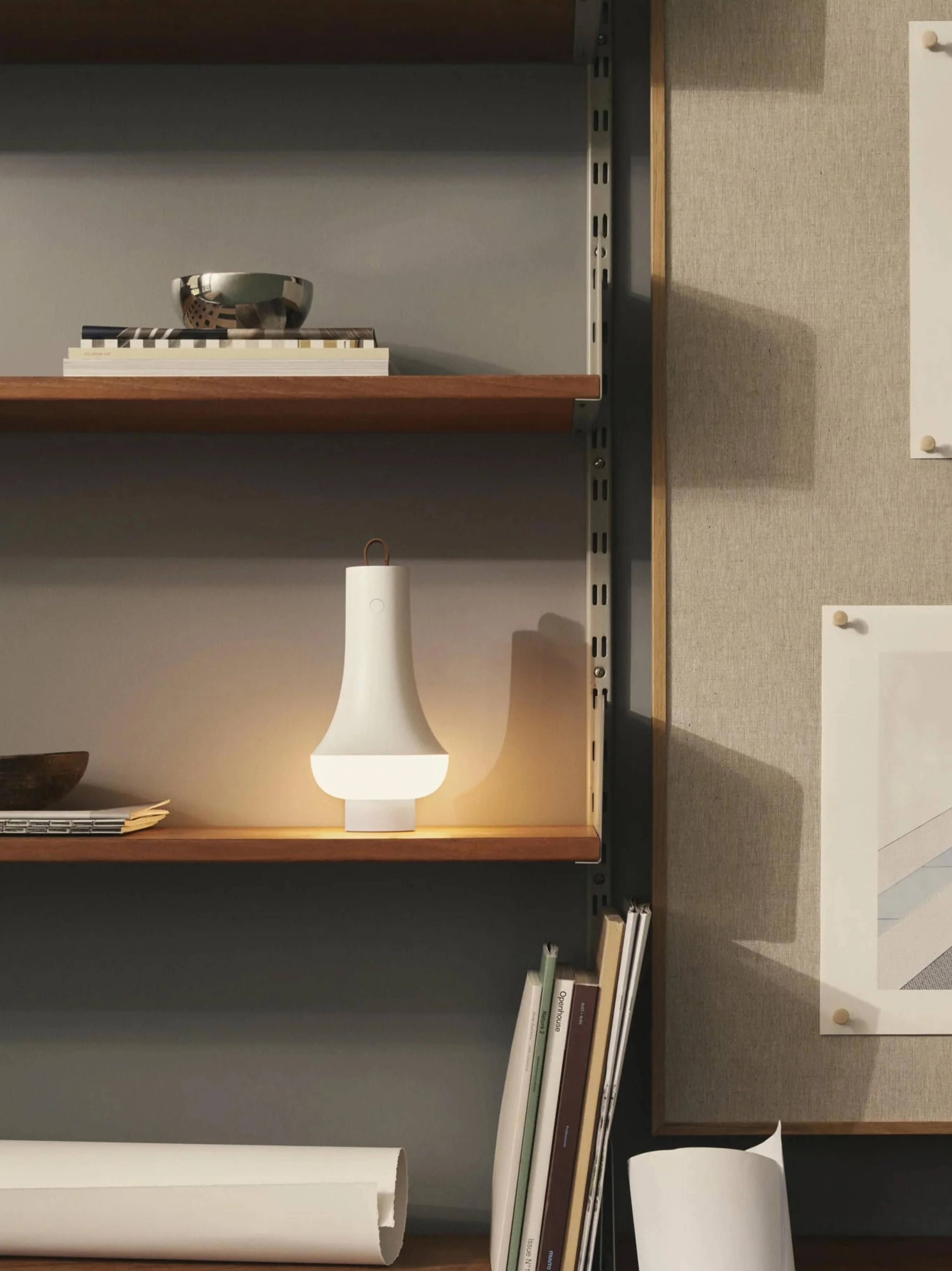 Kleine mobile LED-Tischlampe Tomoshi, dimmbar