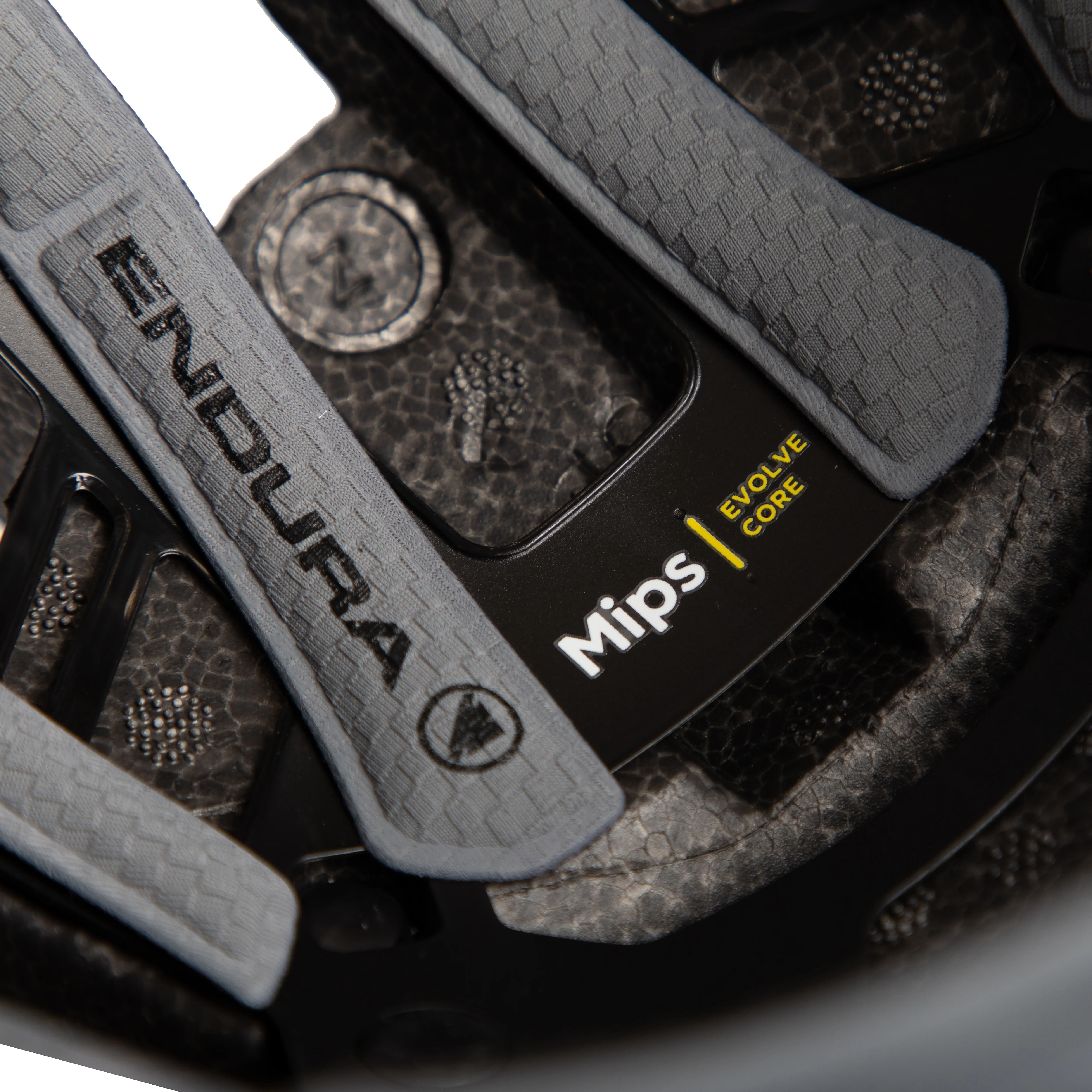 Xtract Mips® Helmet - Black