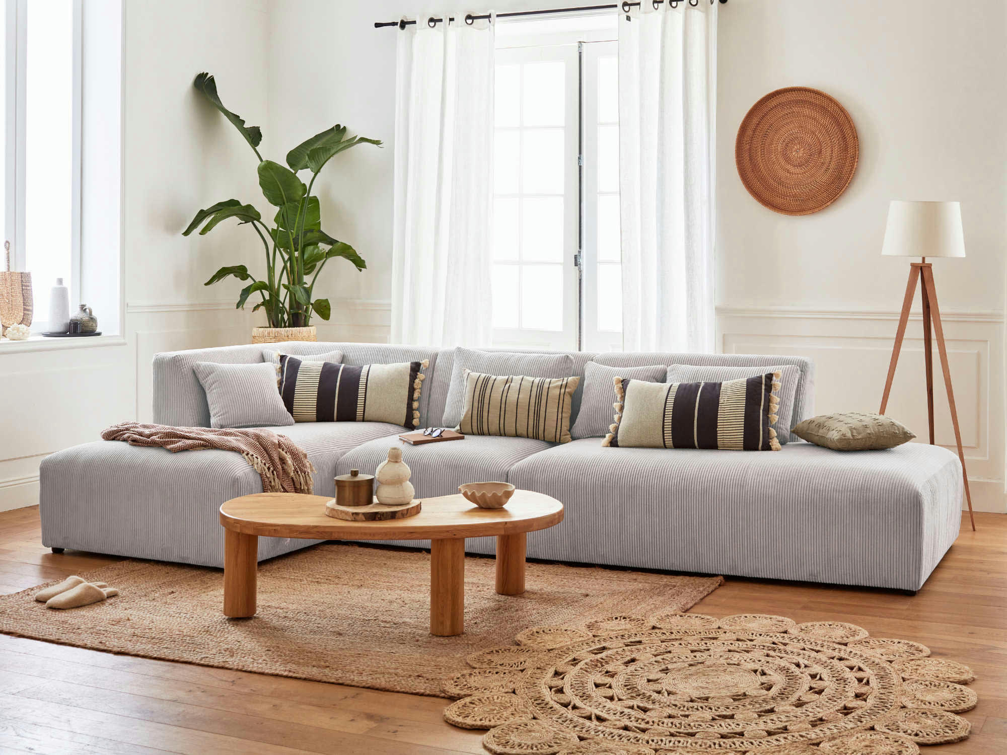 VICTOIRE - Canapé d'angle gauche 5 places en velours côtelé gris clair