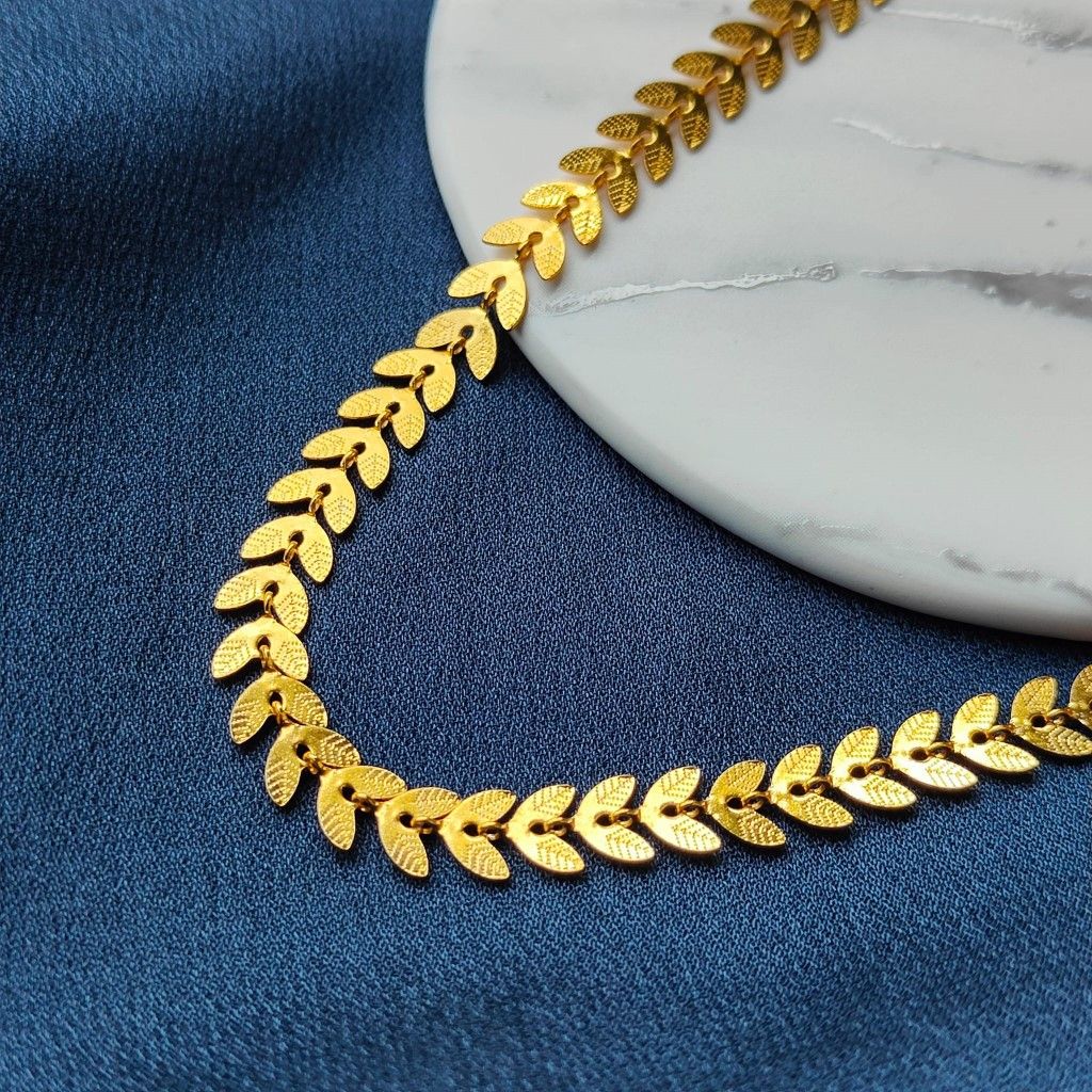 The Colourful Aura Golden Brass Leaf Minimalist Boho Thin Slim Foot Payal Anklet