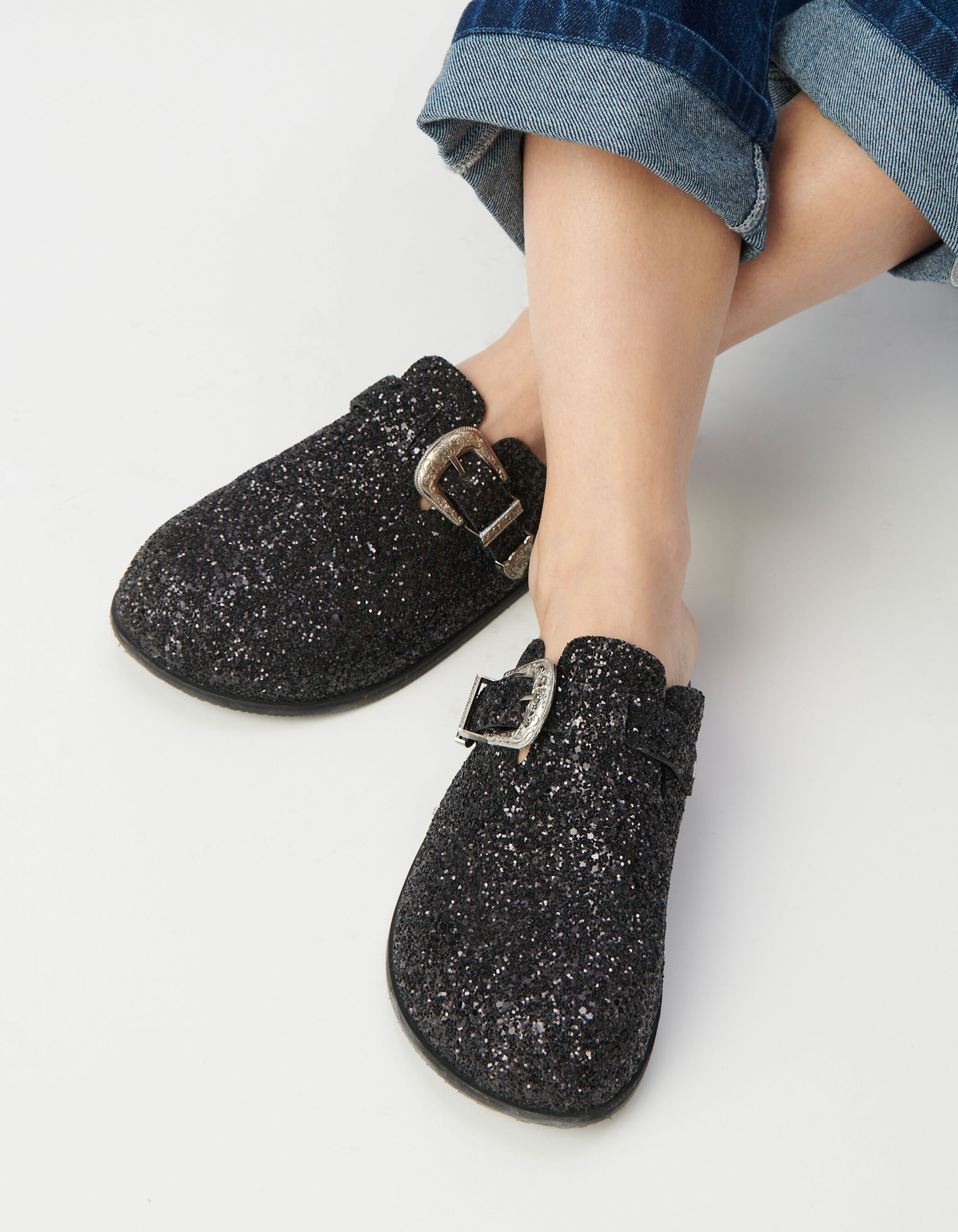Sabots noirs micro sequins et boucle western Femme