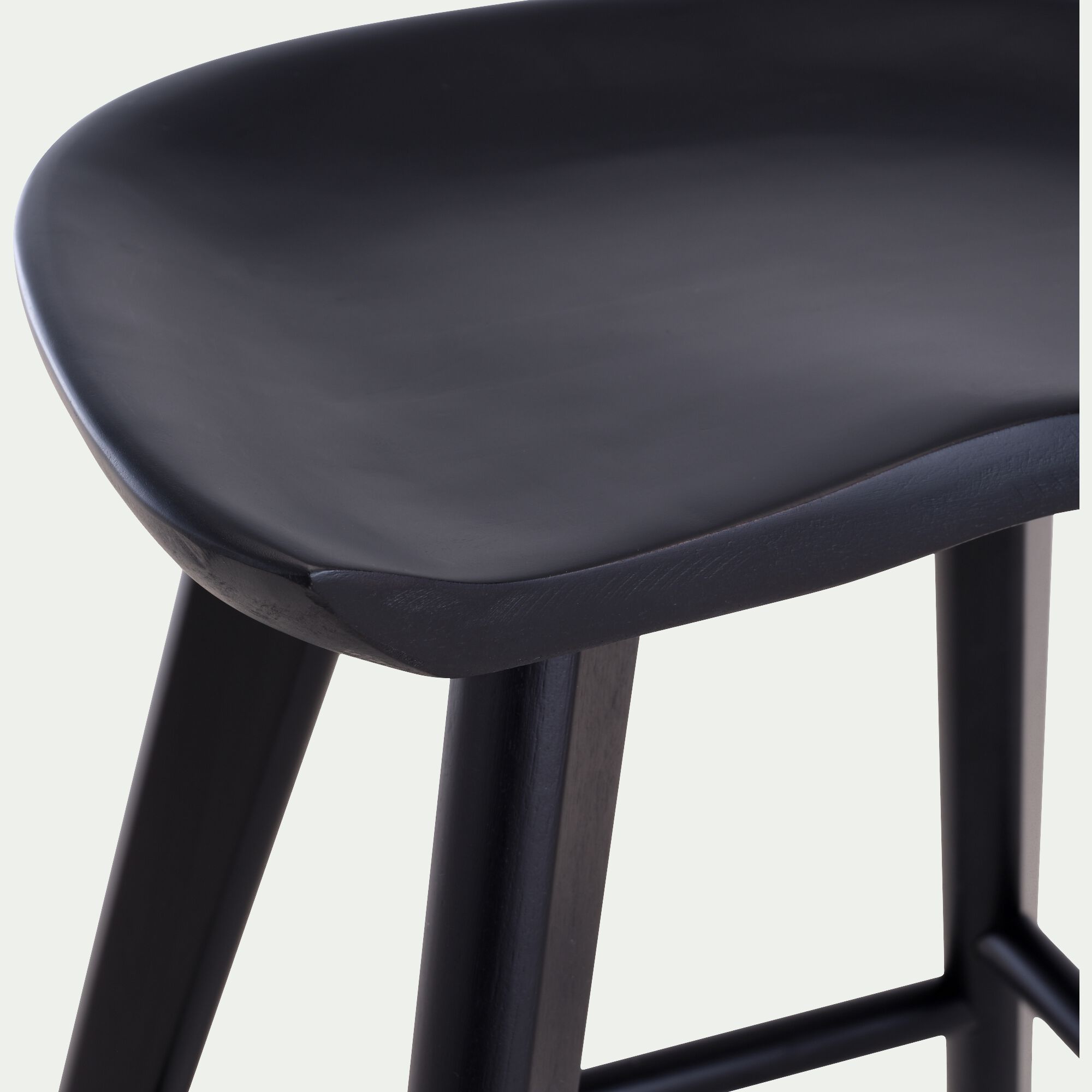 KOA - Tabouret bas en chêne massif H49cm - noir