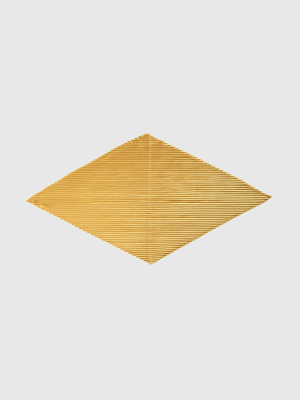 Pleated scarf with lurex