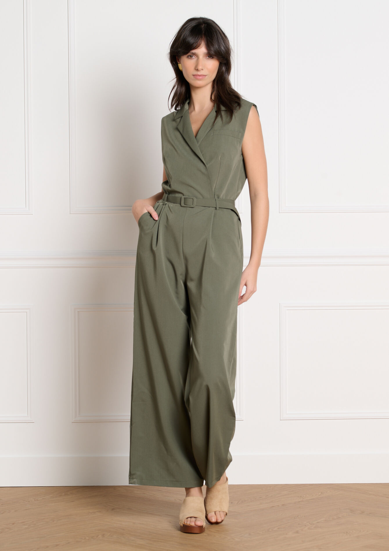 Mouwloze jumpsuit met ceintuur