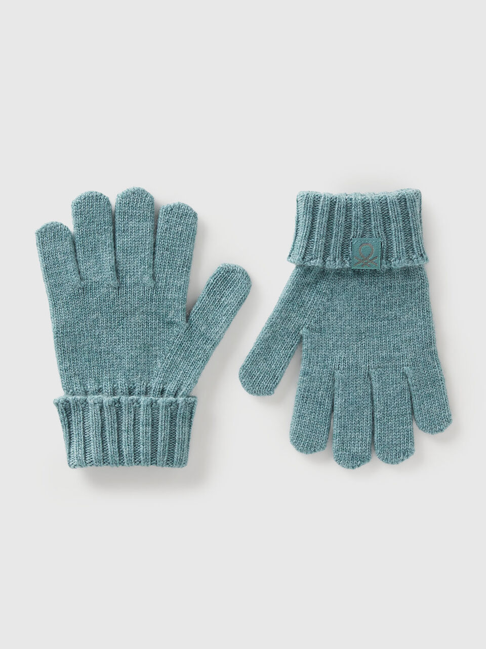 Gloves in viscose and wool blend